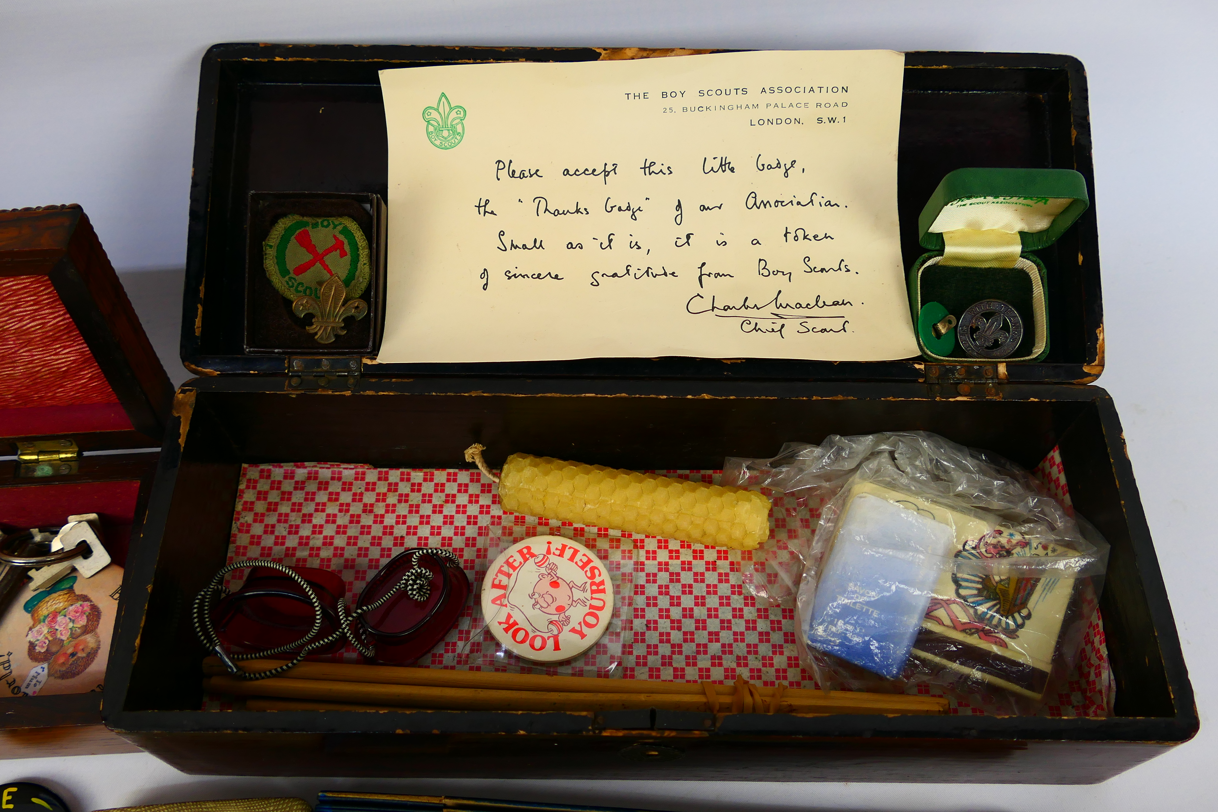 Mixed collectables to include lacquered boxes, silver Boy Scout Thanks badges, hand fans and other. - Image 8 of 10
