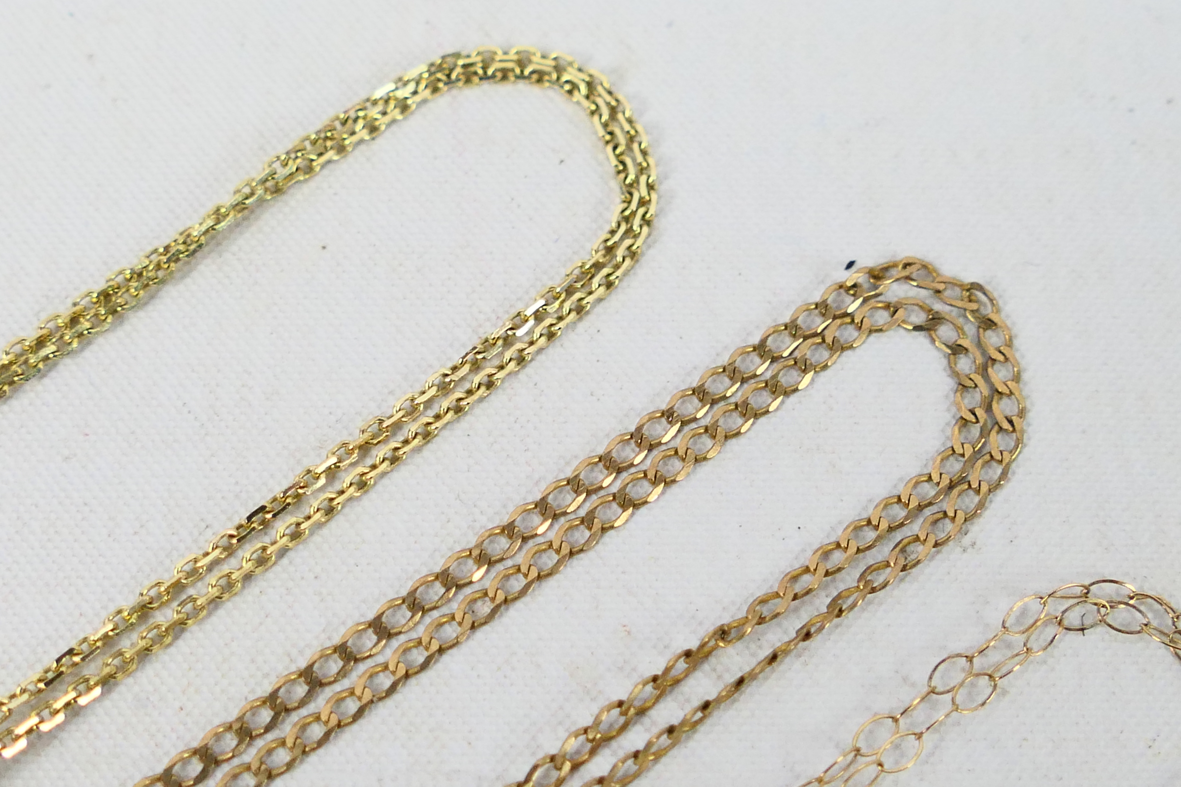 Four fine trace necklace chains one with Special Mum pendant, - Image 2 of 5