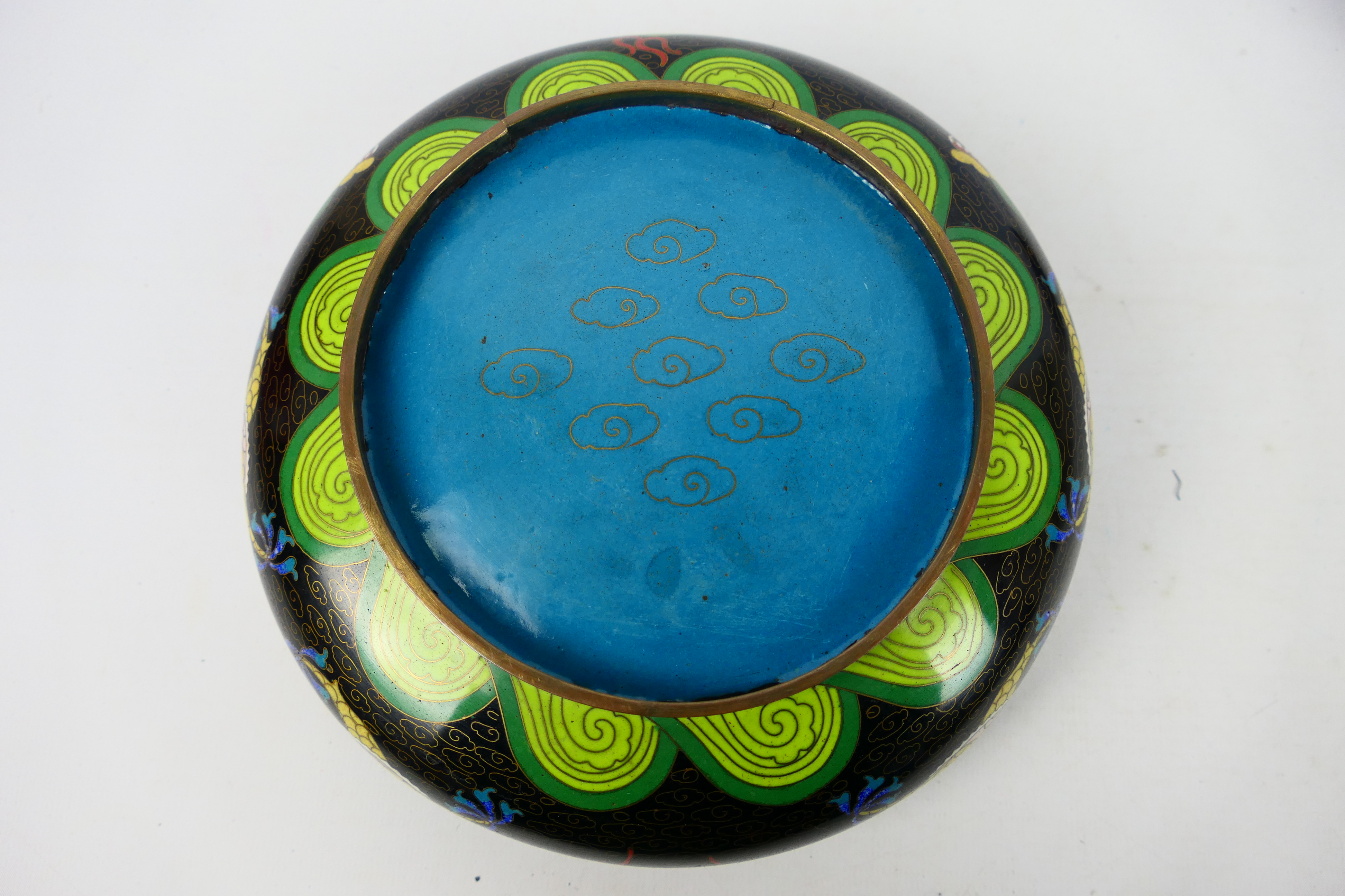 A Chinese cloisonne bowl, the exterior with confronting dragons and flaming pearl, - Image 6 of 13