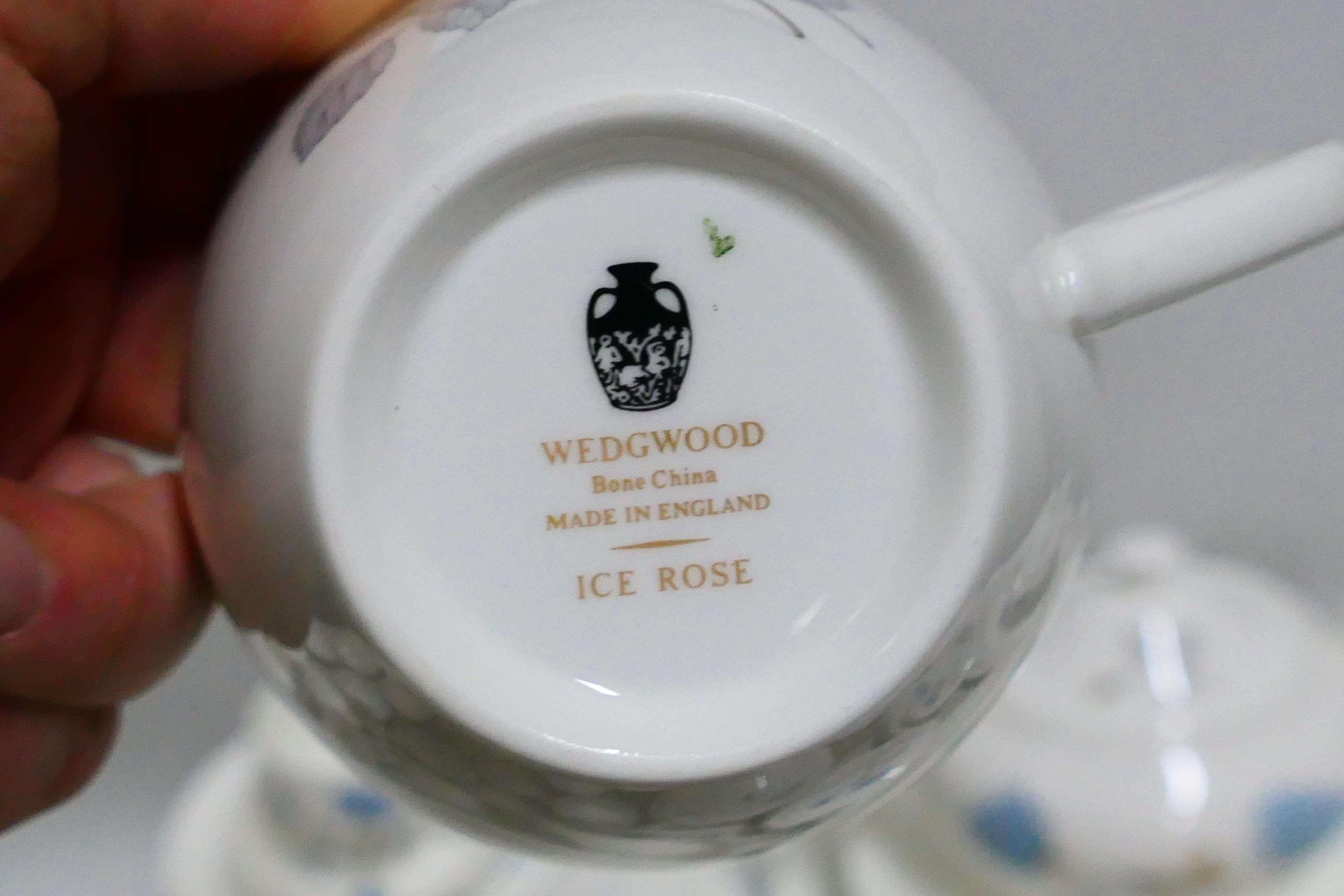 Wedgwood - A large Wedgwood Ice Rose dinner/tea set - Pieces include soup bowls, cream jugs, - Image 10 of 10