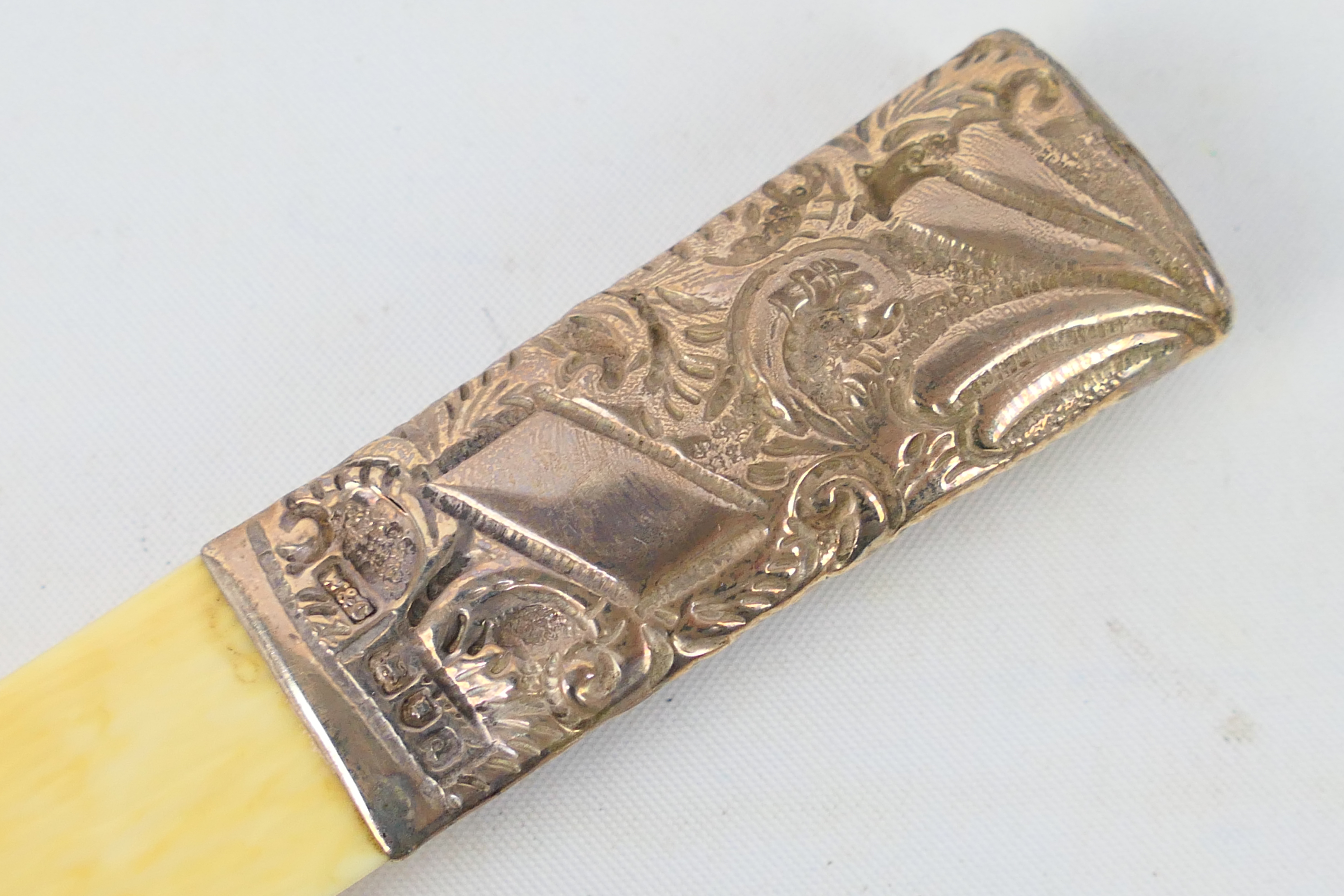 A late Victorian silver mounted page turner with celluloid blade, London assay 1899, - Image 3 of 9