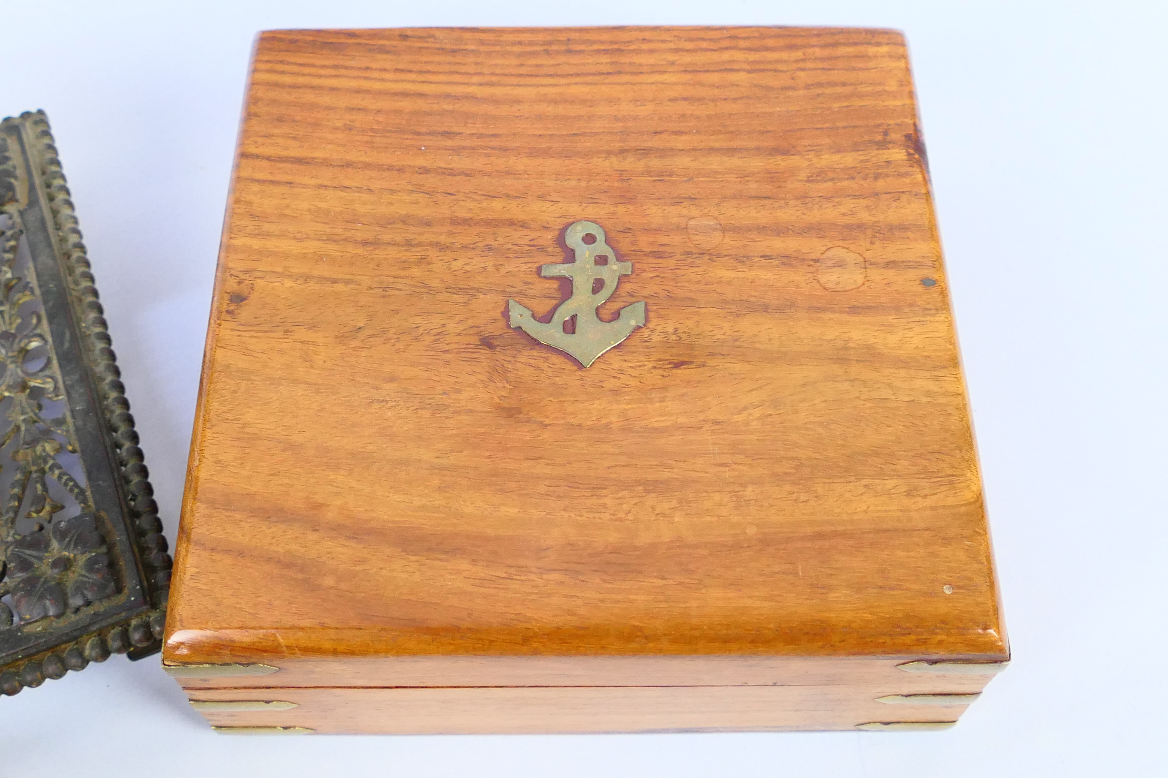 Lot to include a brass nautical sundial compass, contained in case, - Image 6 of 7