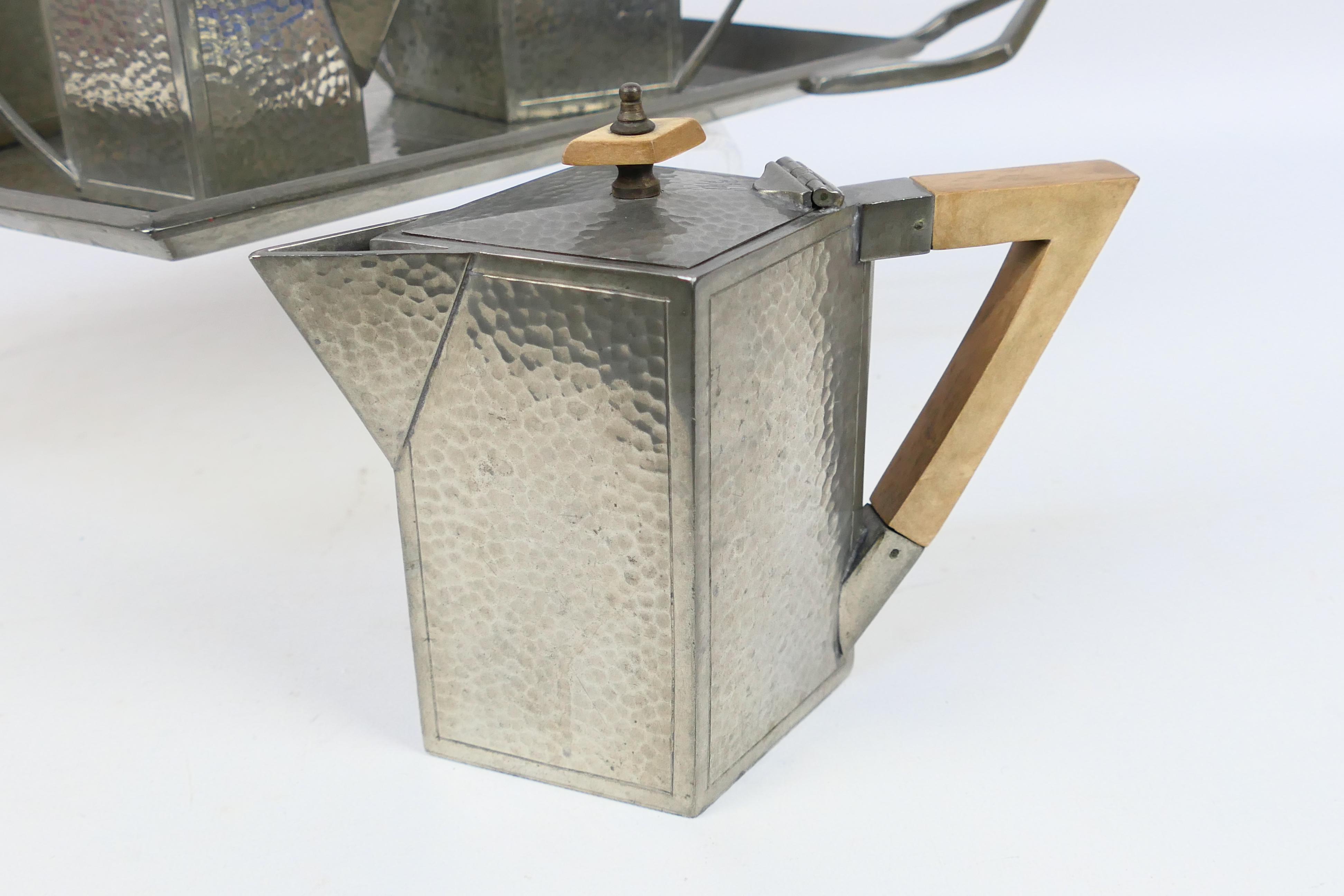 An art deco style 1930's Gladwin Sheffield pewter tea set. - Image 3 of 9
