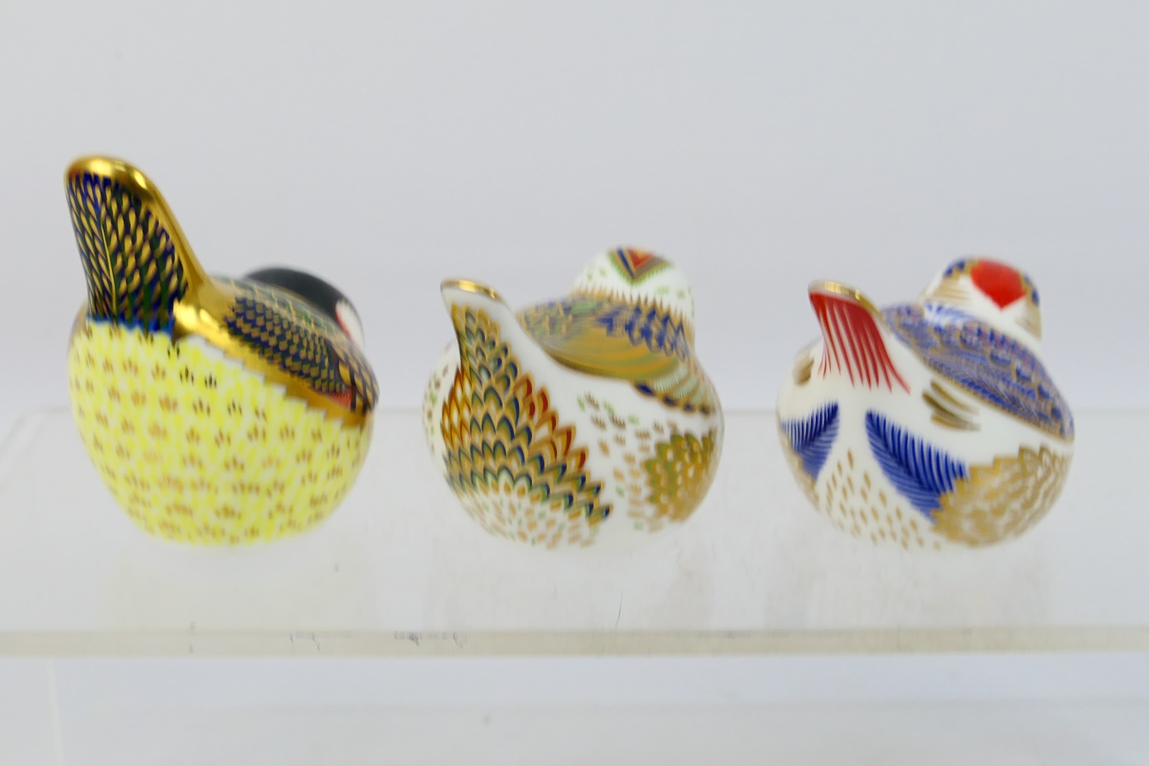 Royal Crown Derby - Three bird form paperweights to include a Collectors Guild Firecrest, - Image 4 of 7