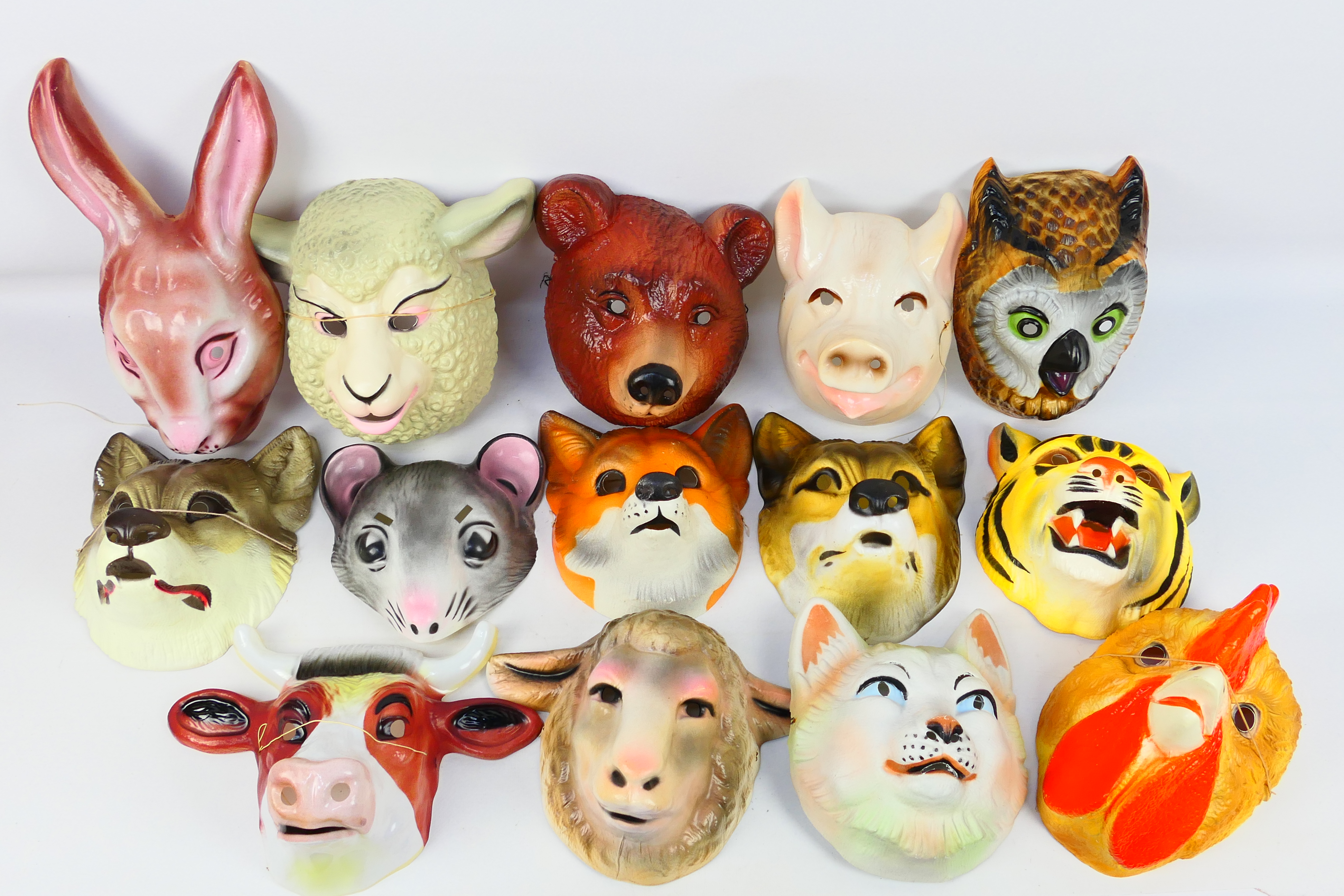 Animal Masks - Costume - An assortment of approximately 14 unboxed and unbranded plastic Animal