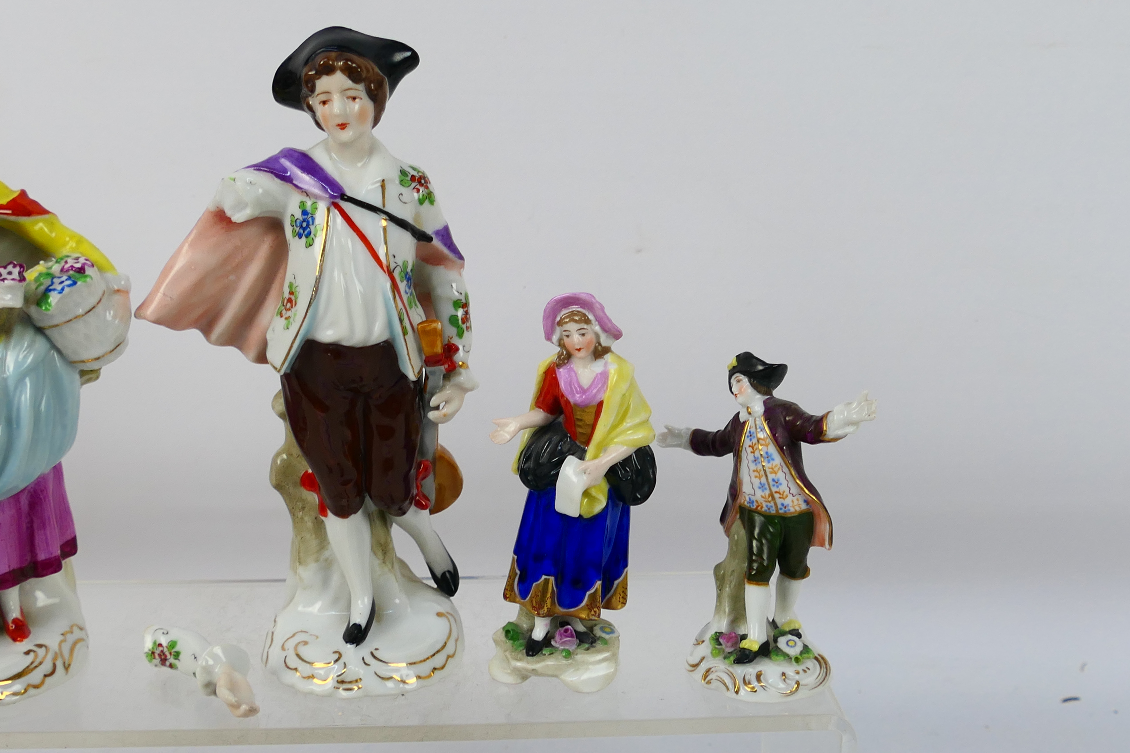 A collection of continental porcelain figures, largest approximately 16 cm (h). - Image 4 of 7