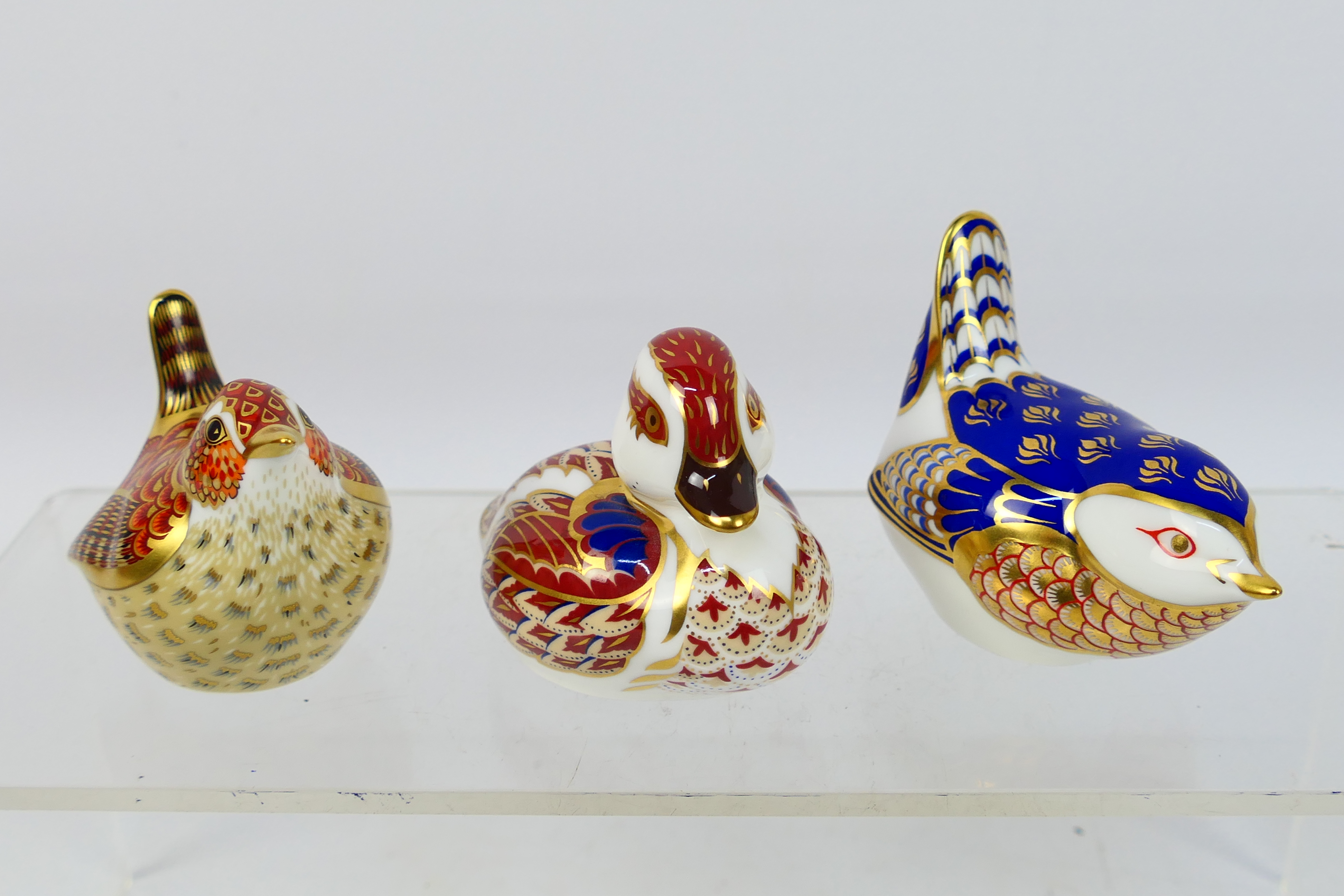 Royal Crown Derby - Three bird form paperweights comprising Jenny Wren,