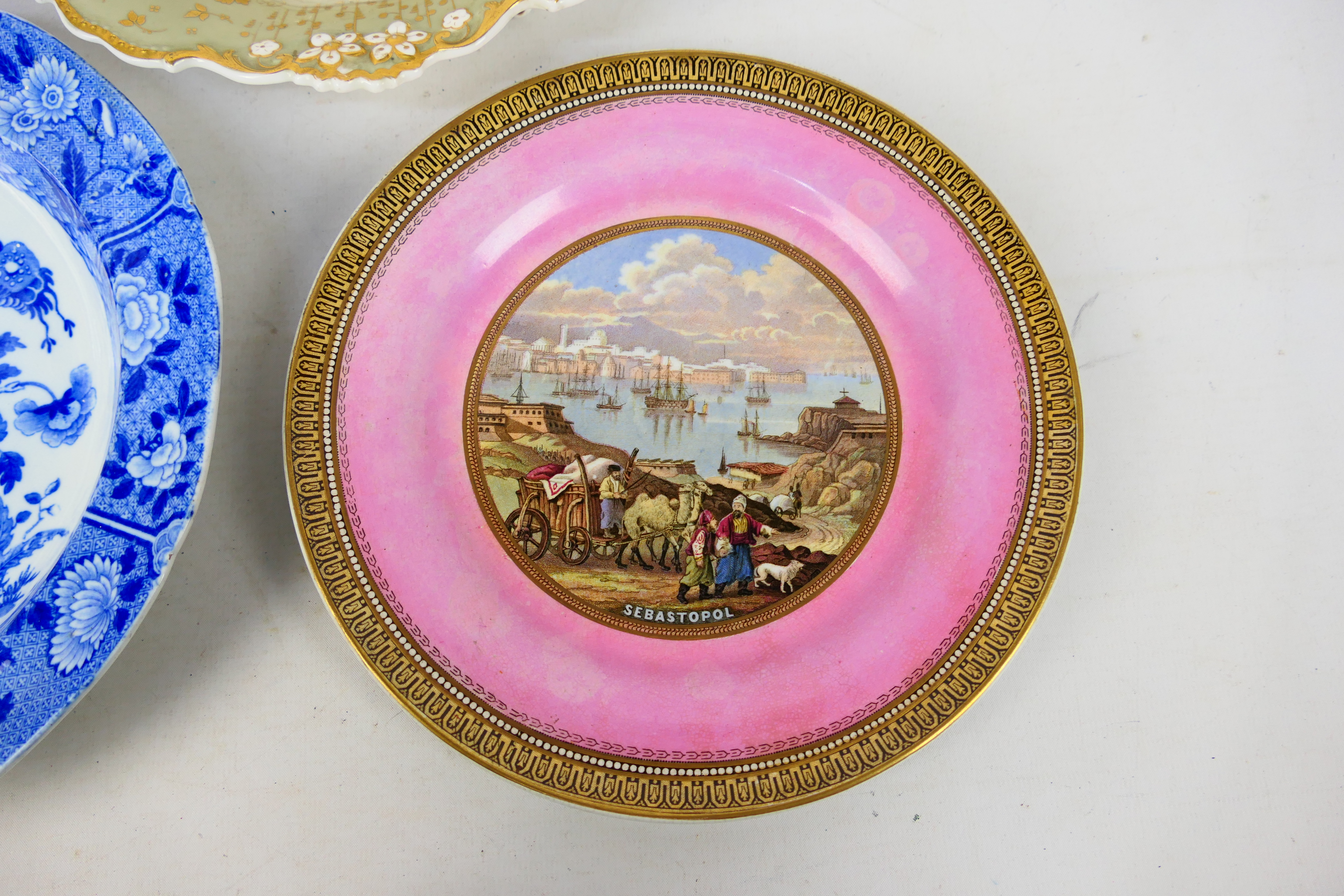 Lot to include a Prattware Sebastopol cabinet plate, - Image 4 of 8