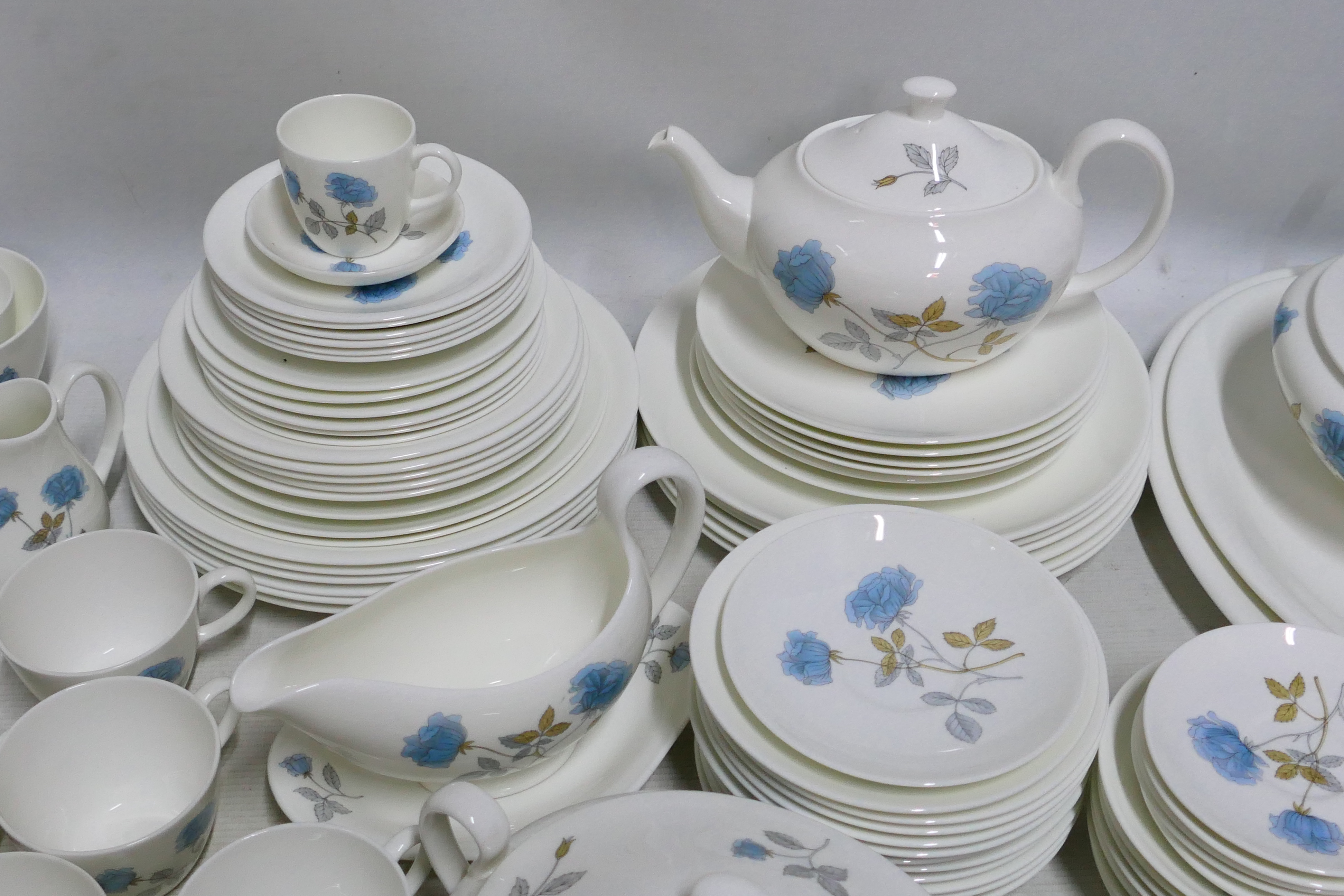 Wedgwood - A large Wedgwood Ice Rose dinner/tea set - Pieces include soup bowls, cream jugs, - Image 4 of 10