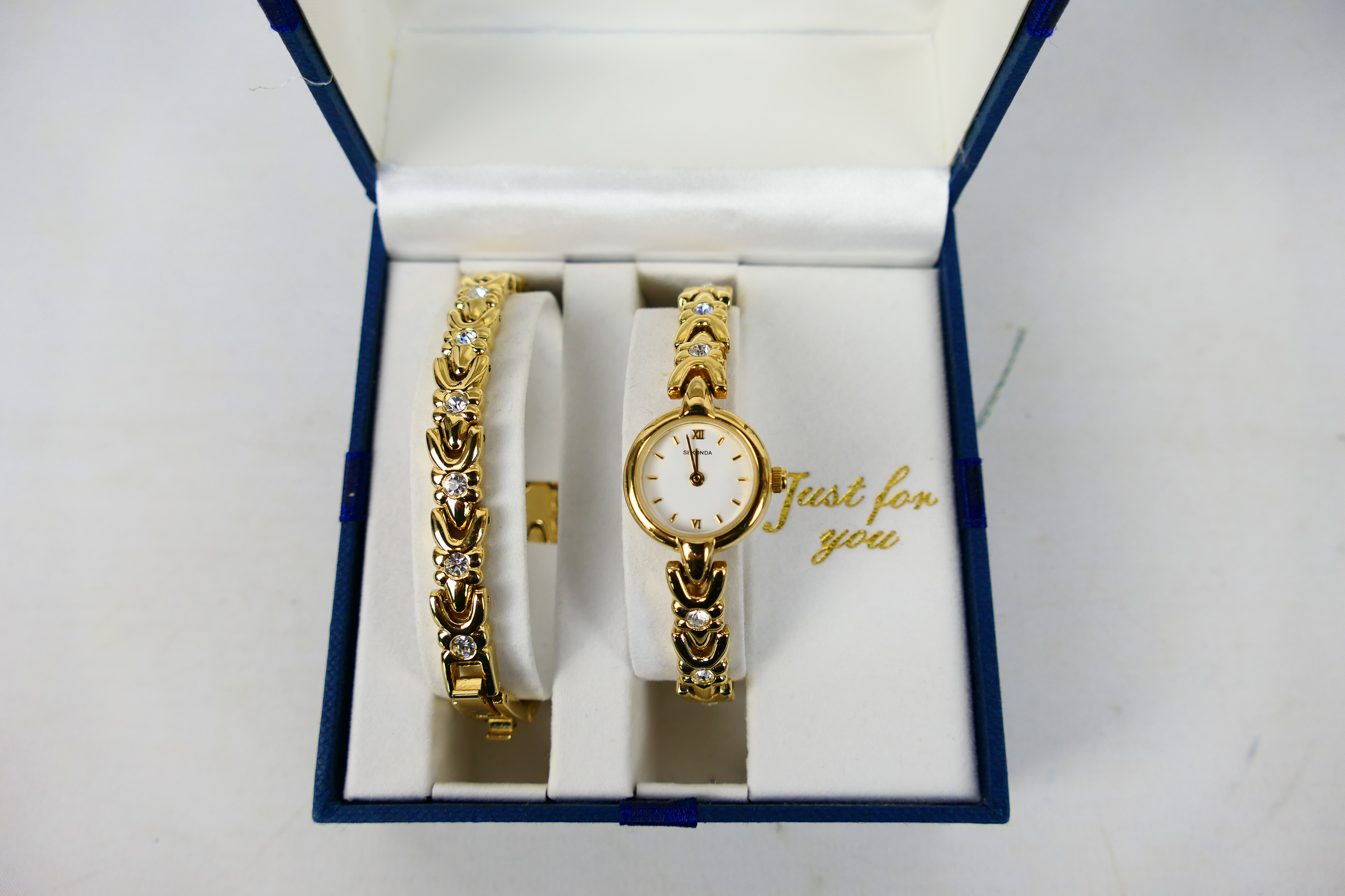 A collection of boxed wrist watches to include Rotary, D&G, Sekonda and other. - Image 4 of 8