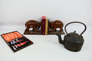 An antique cast iron teapot by J & J Siddons, No.