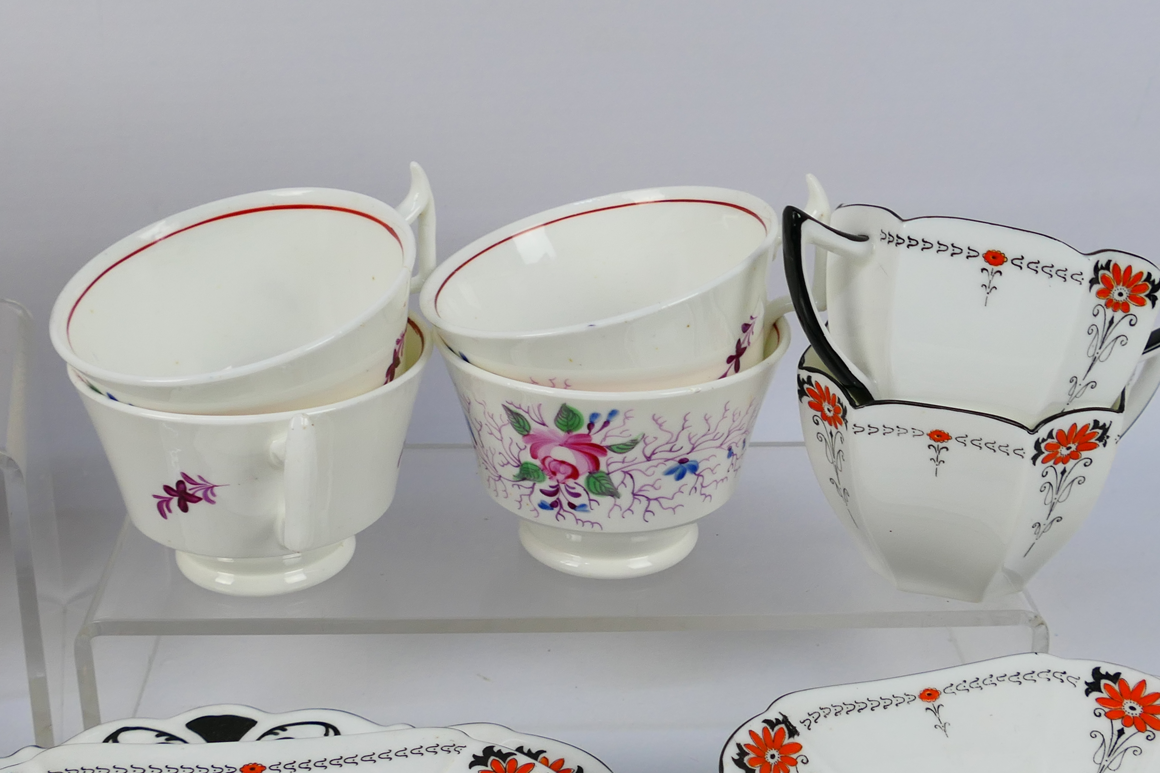 Shelley - A quantity of Queen Anne shape tea wares decorated in the Red Daisy pattern 11497 - Image 5 of 9