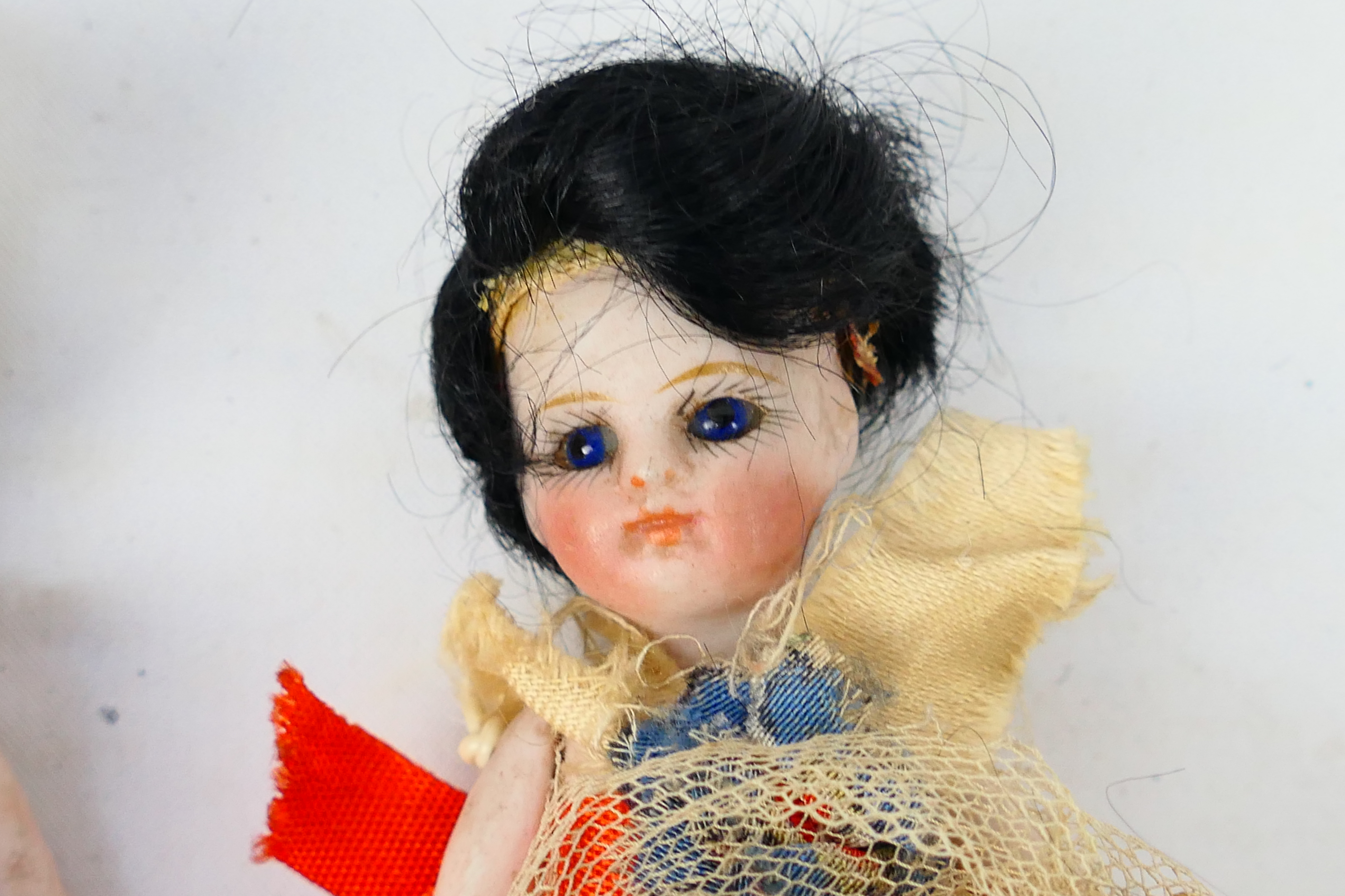 Bisque Mignonette Dolls - 2 x peg jointed all bisque dolls with blue glass eyes and painted - Image 3 of 11
