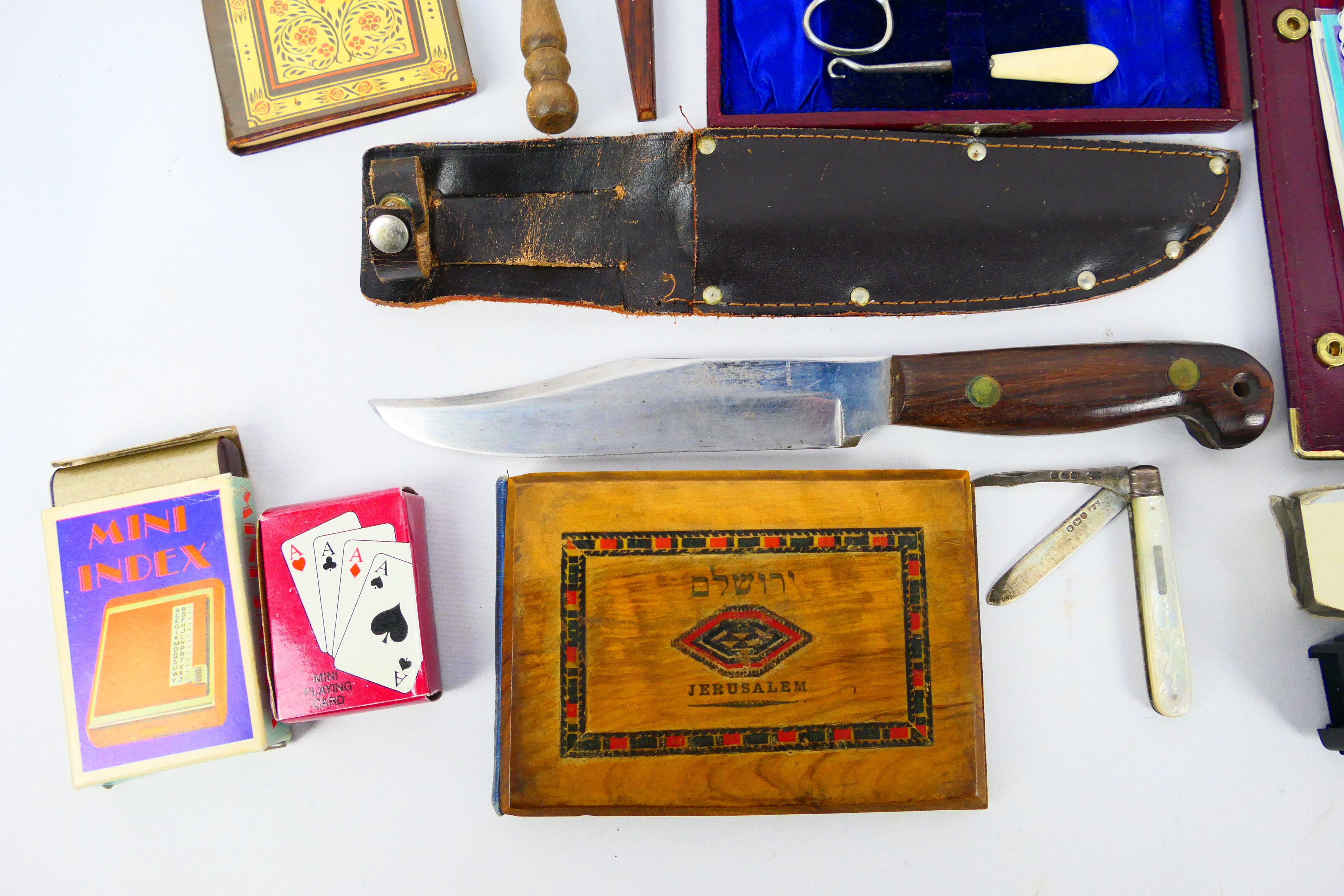 A mixed lot of collectables to include a Bowie type knife, boxed Halina Micro 110 miniature camera, - Image 5 of 7