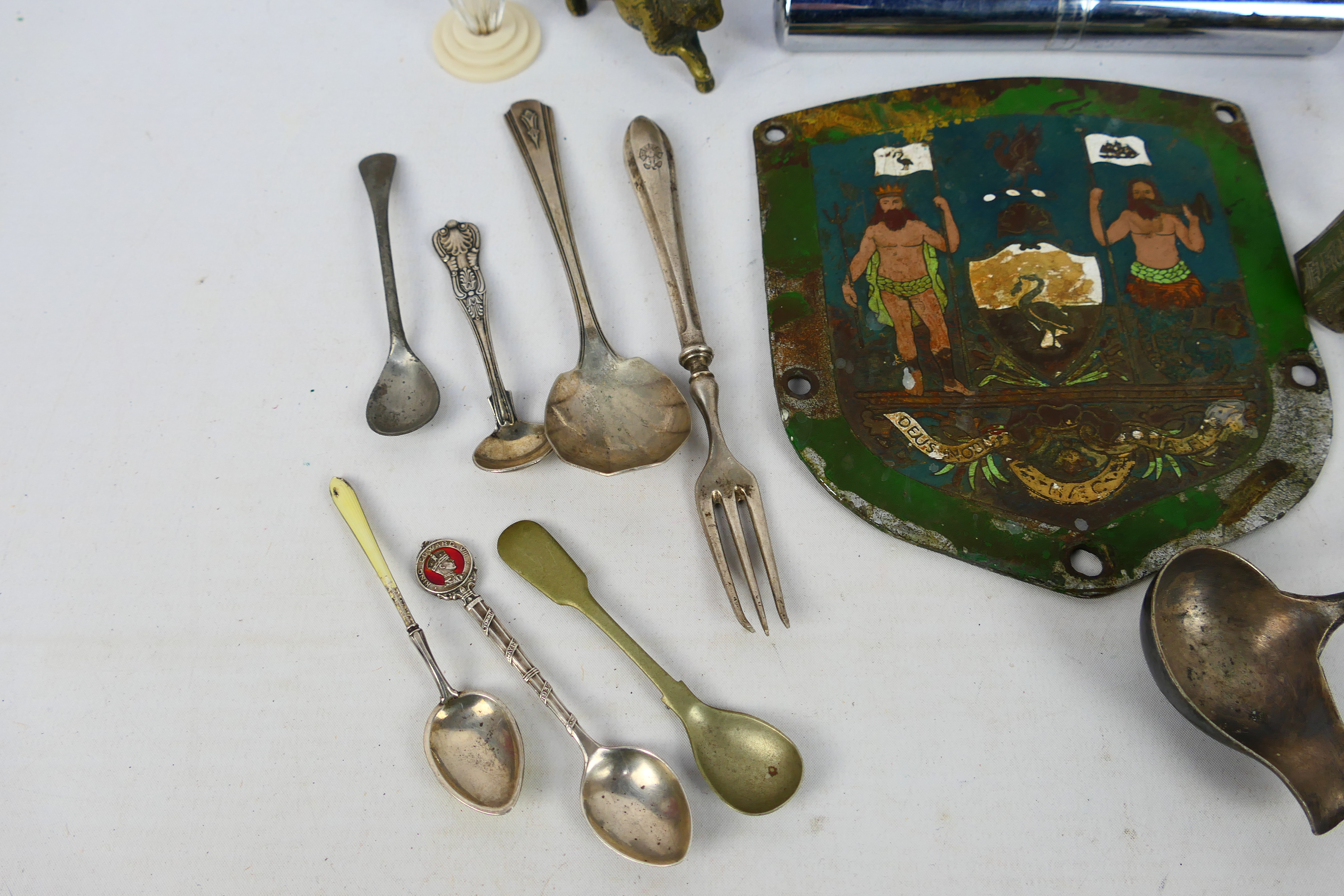 Mixed collectables to include flatware, vintage Liverpool City crest, - Image 3 of 7