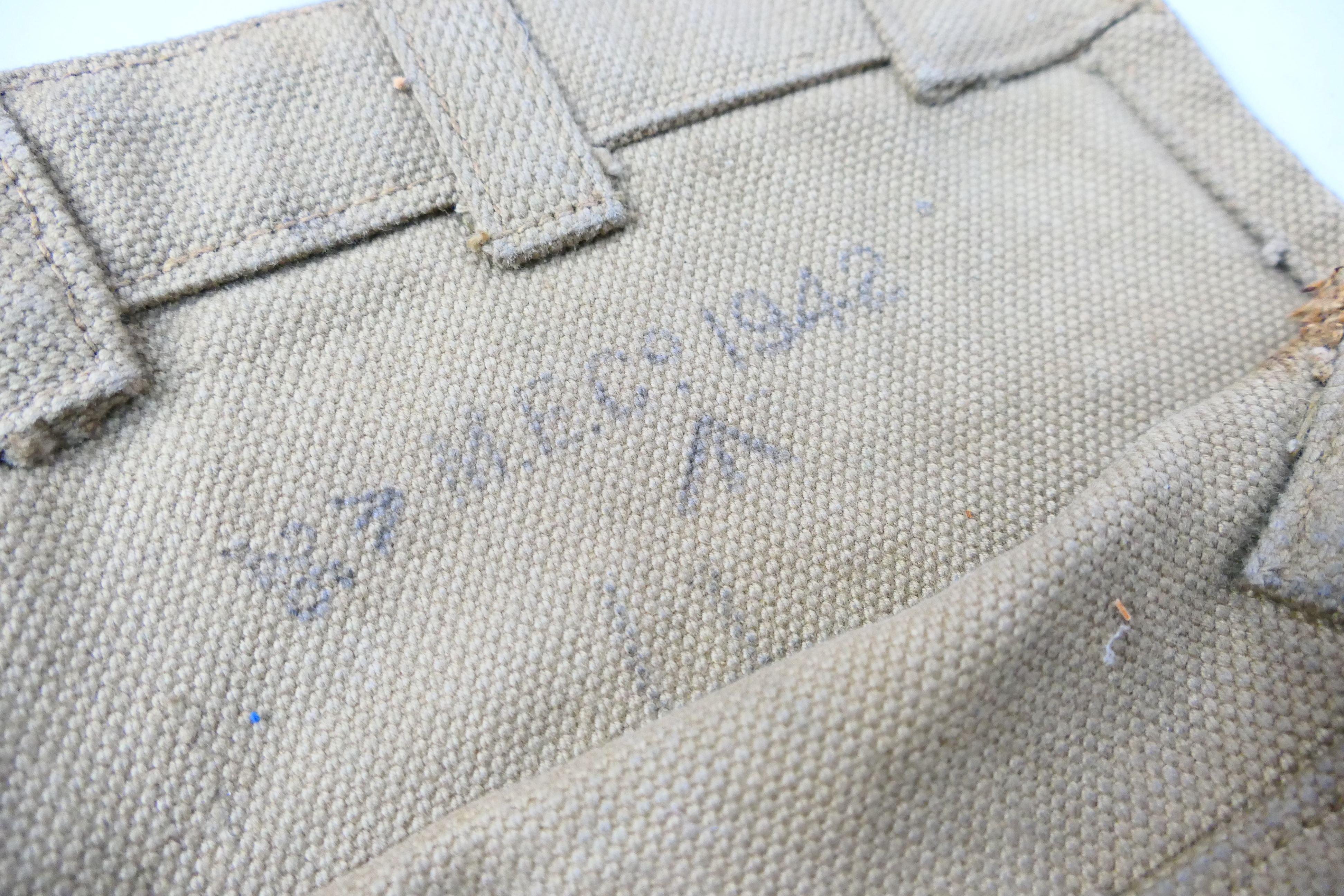 A British World War Two (WW2) 1942 Lee Enfield Sniper Rifle webbing cover. - Image 7 of 7