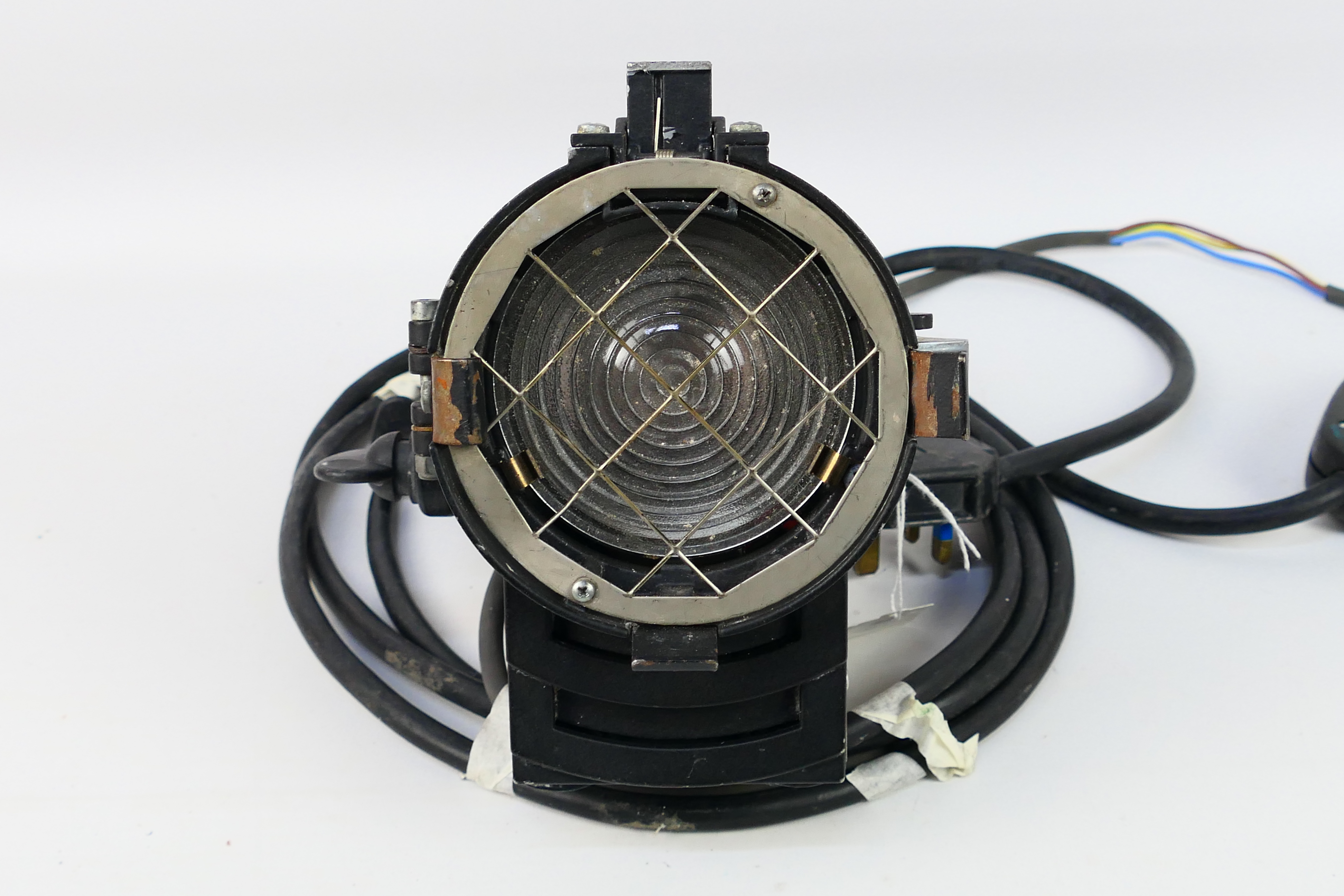 Vintage Photographic / Theatrical Lighting - A Strand Quartzcolor Bambino 500 light. - Image 2 of 4