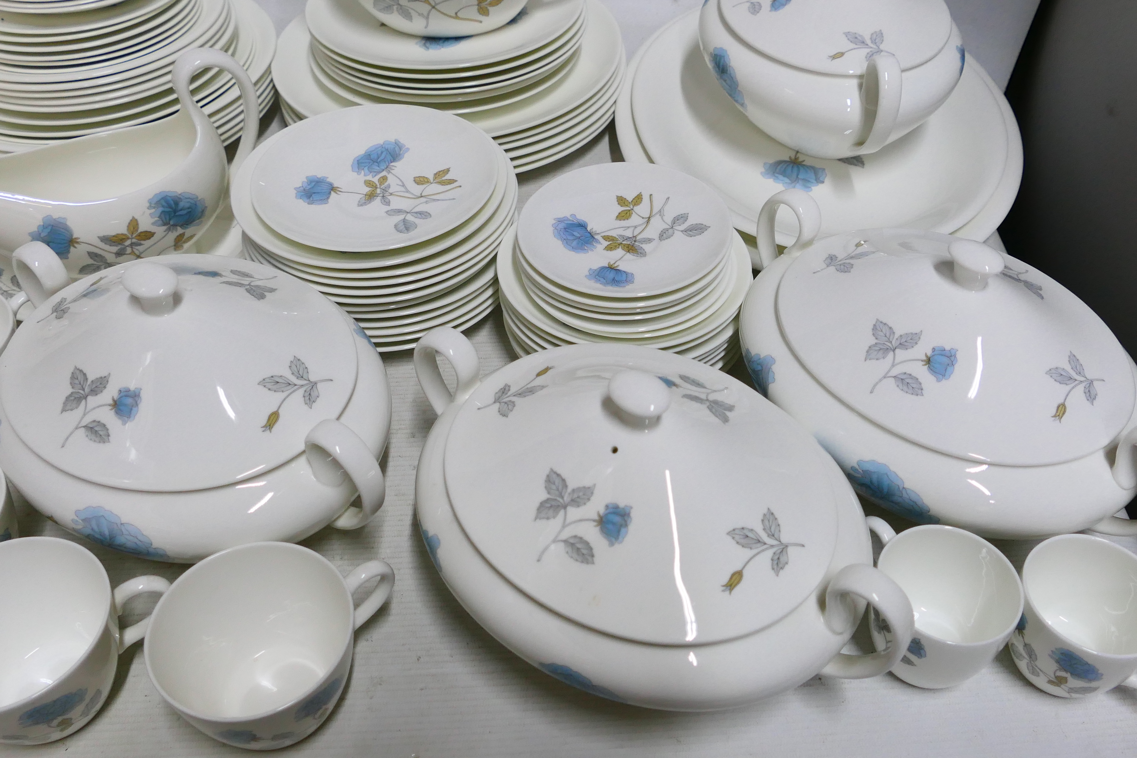 Wedgwood - A large Wedgwood Ice Rose dinner/tea set - Pieces include soup bowls, cream jugs, - Image 6 of 10