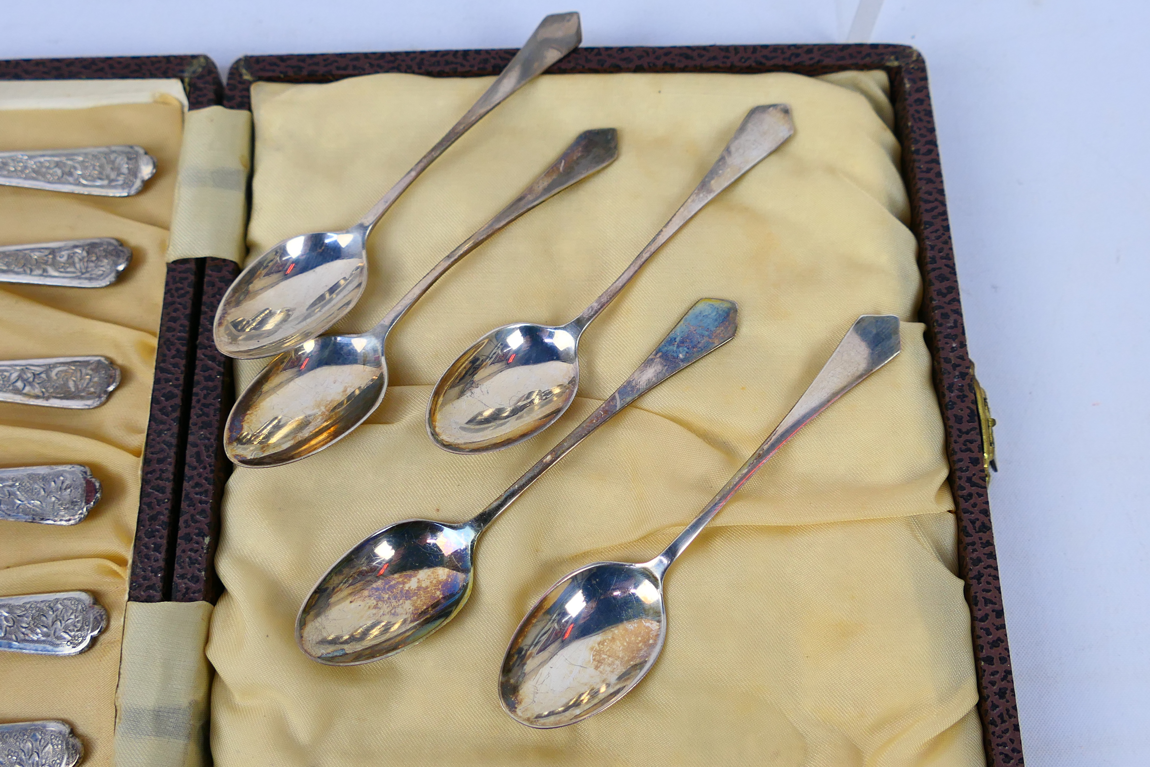 Silver Group - Lot to include five hallmarked silver coffee spoons, - Image 6 of 7