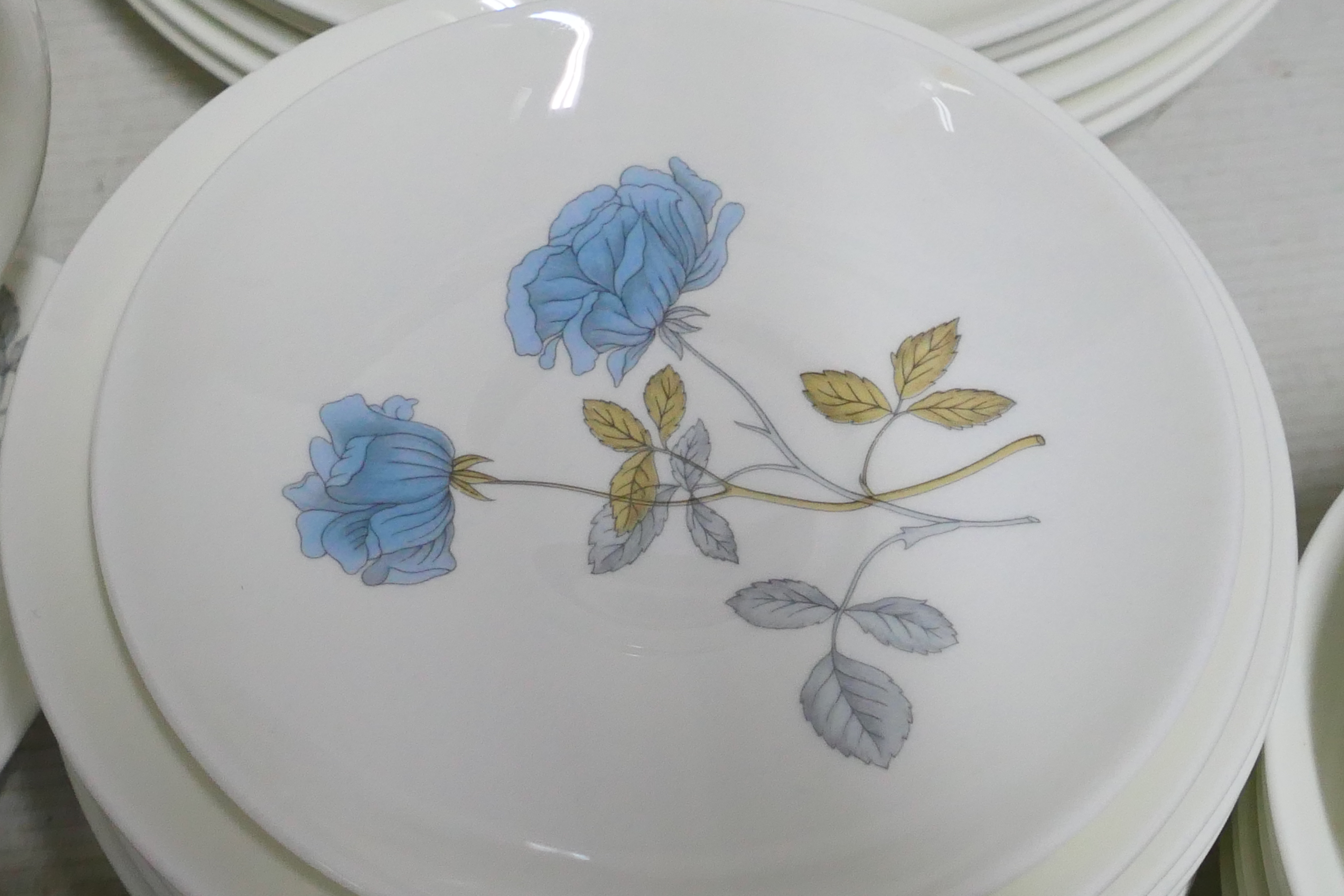 Wedgwood - A large Wedgwood Ice Rose dinner/tea set - Pieces include soup bowls, cream jugs, - Image 8 of 10