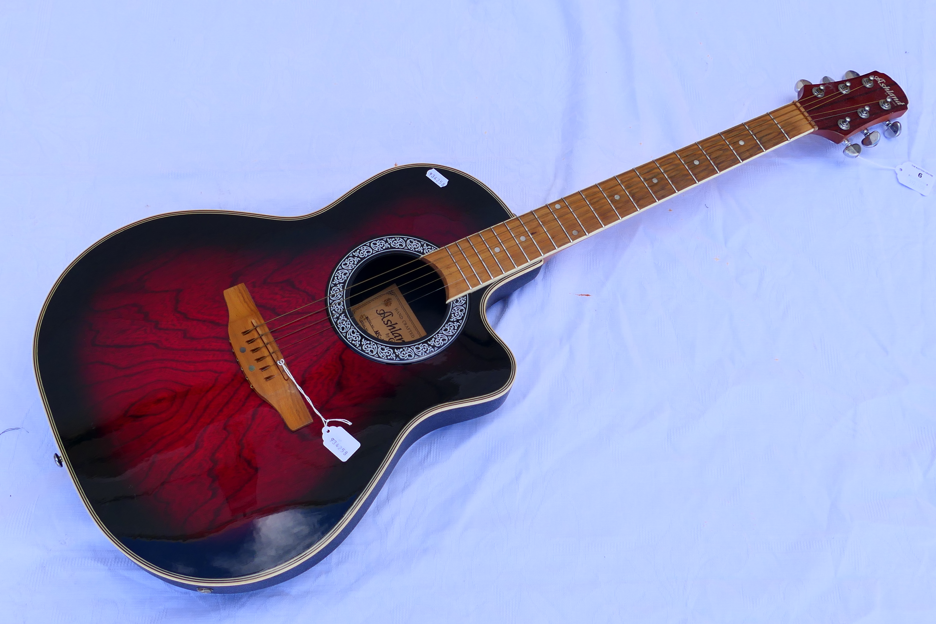Ashland by Crafter - An electro acoustic guitar, model AFC - 150 / RS.
