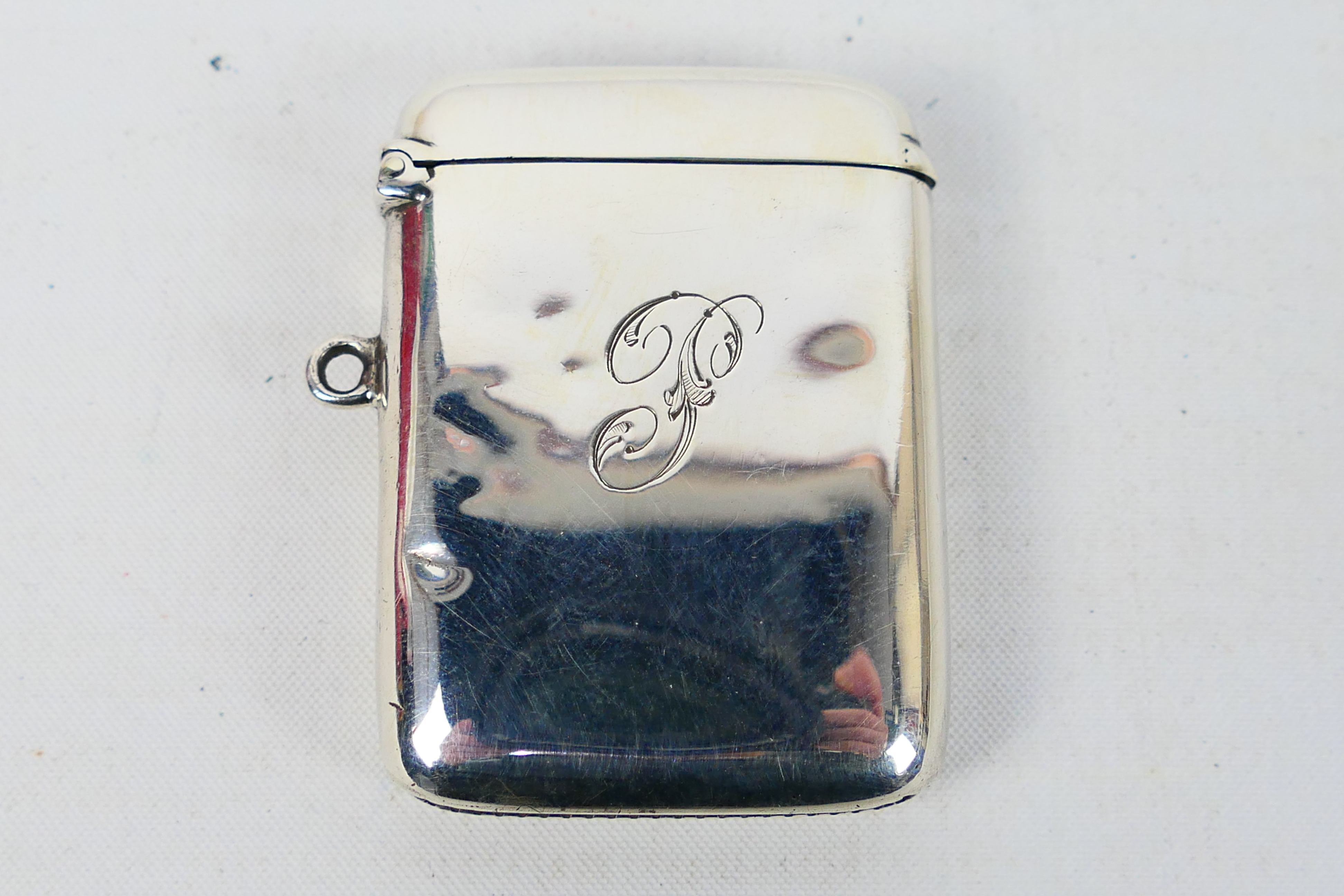 An Edwardian silver vesta case, Birmingham assay 1903, sponsors mark for W J Rodgers. - Image 2 of 6