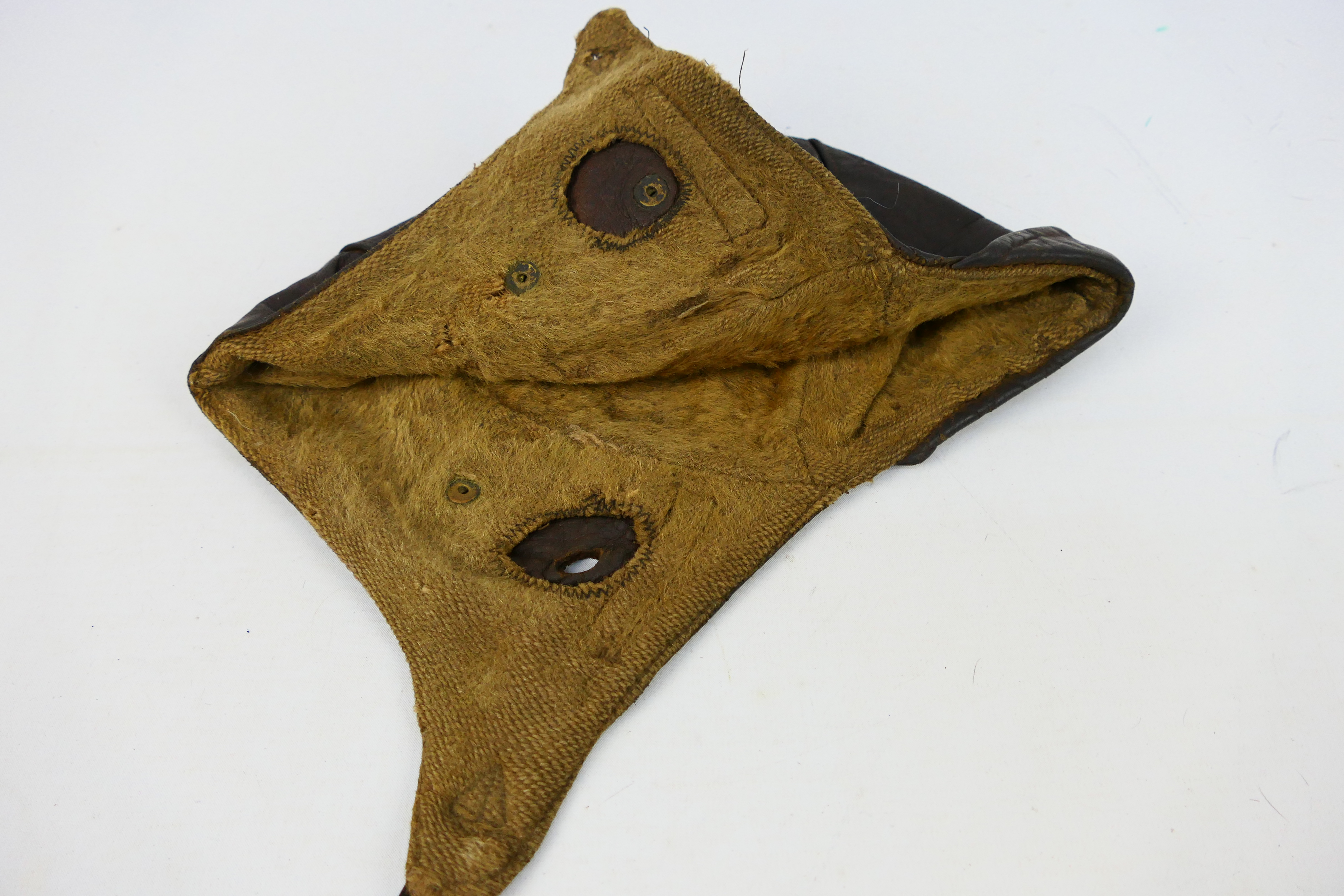 A World War One (WW1 / WWI) period leather flying helmet, RFC Mk1 style in brown leather, unmarked. - Image 5 of 10