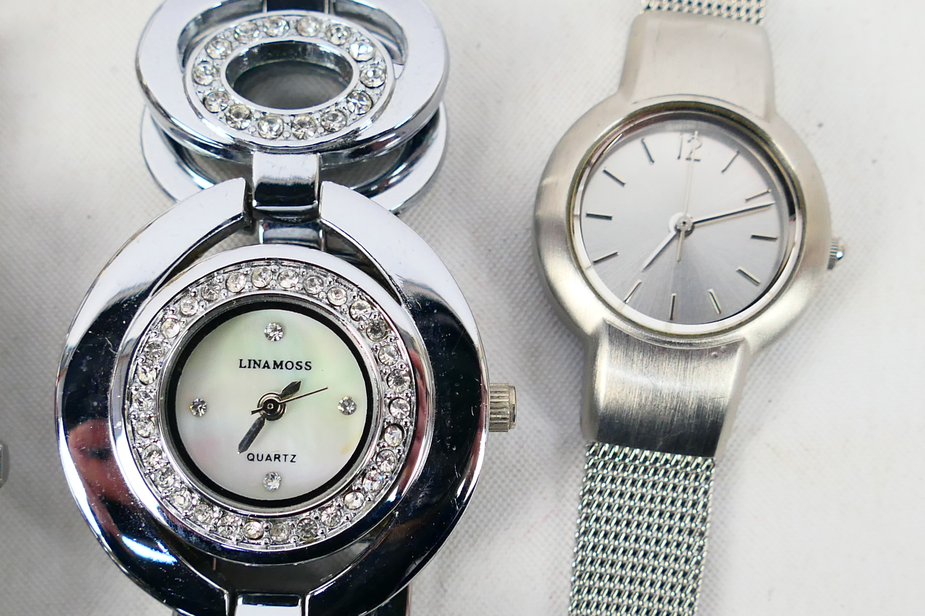 A collection of various wrist watches. - Image 5 of 6
