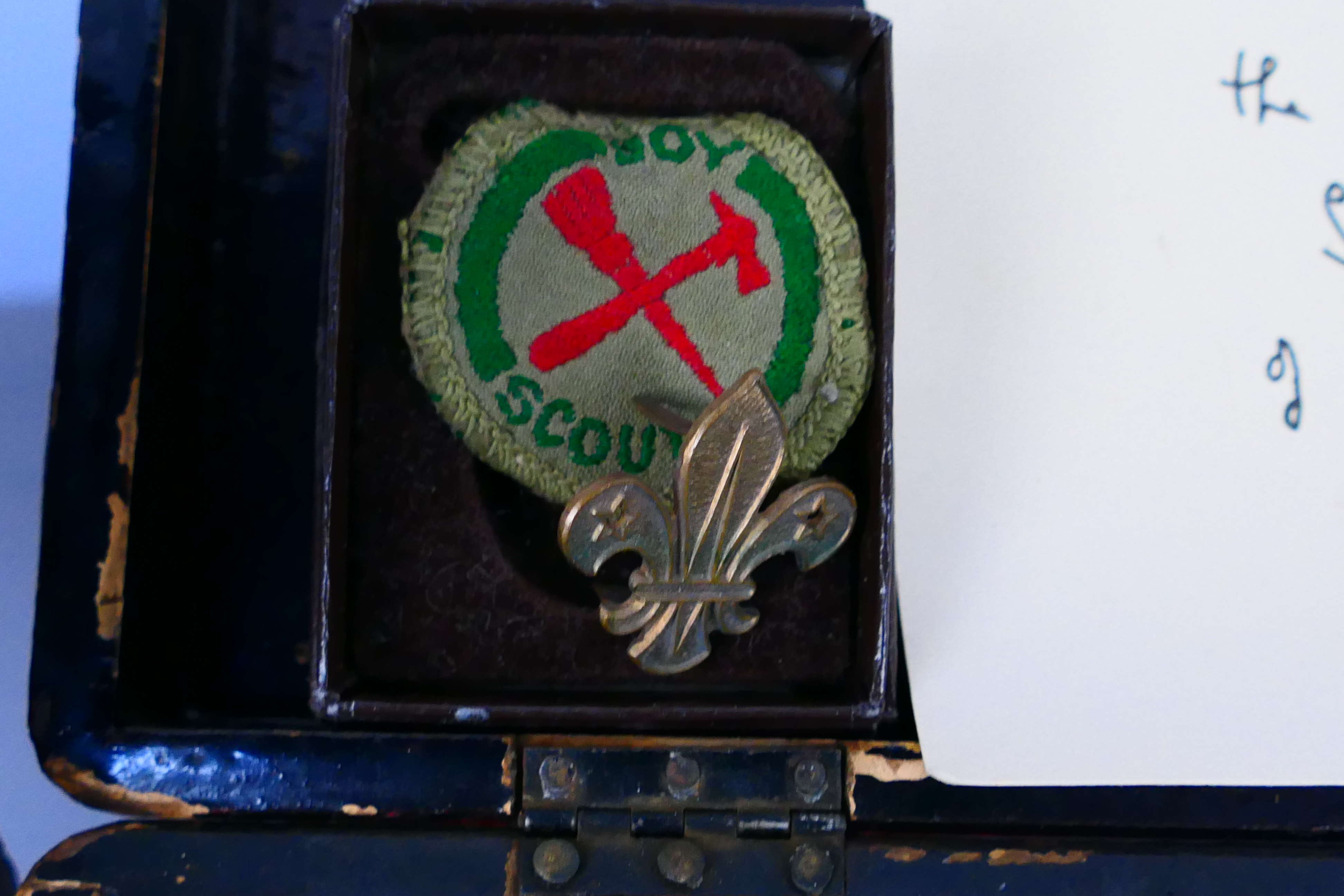 Mixed collectables to include lacquered boxes, silver Boy Scout Thanks badges, hand fans and other. - Image 9 of 10