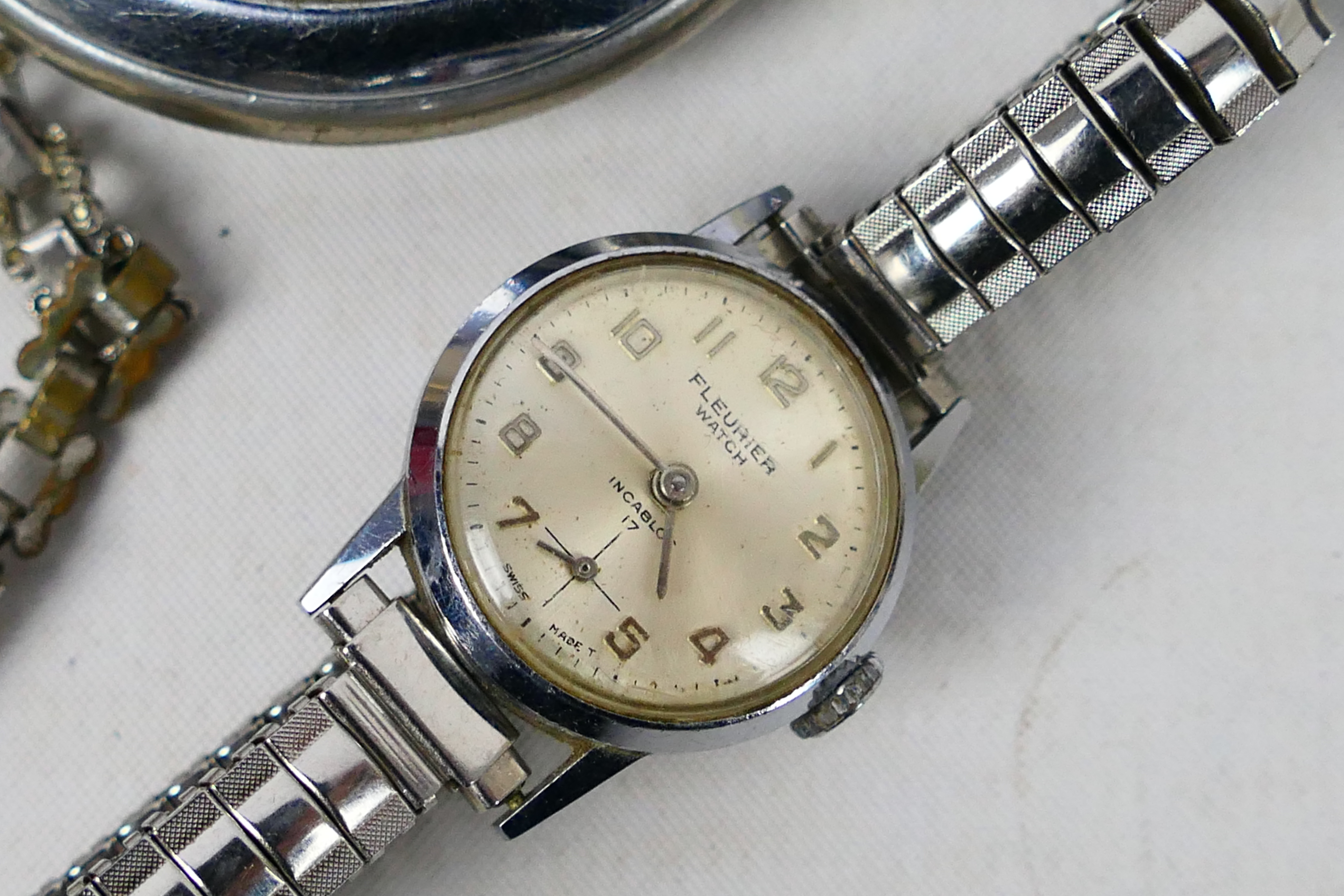 A collection or wrist watches and pocket watches. - Image 3 of 6