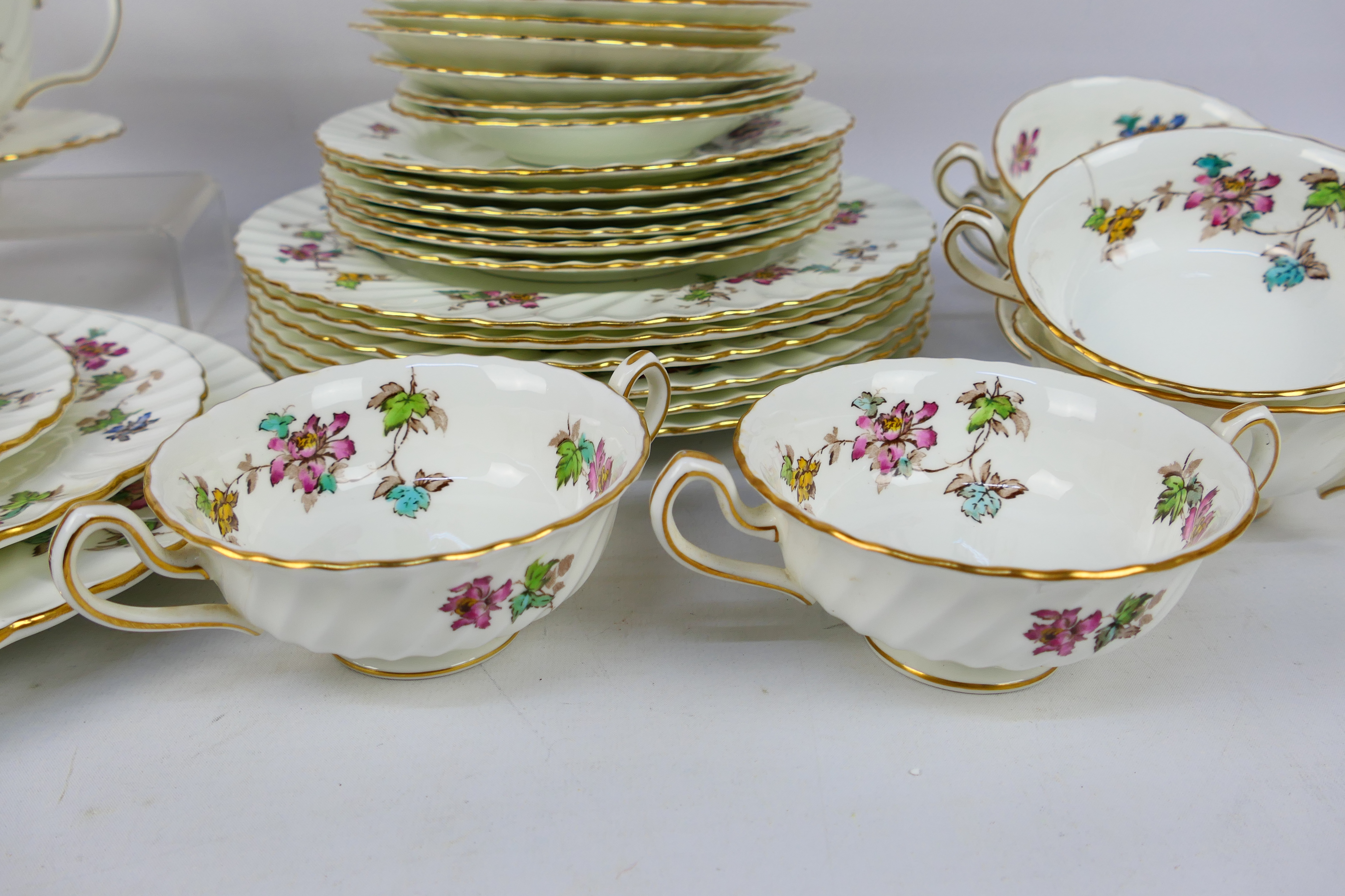 Minton - a dinner service decorated in the Vermont pattern comprising 34 pieces NOTE: THIS LOT IS - Image 6 of 9