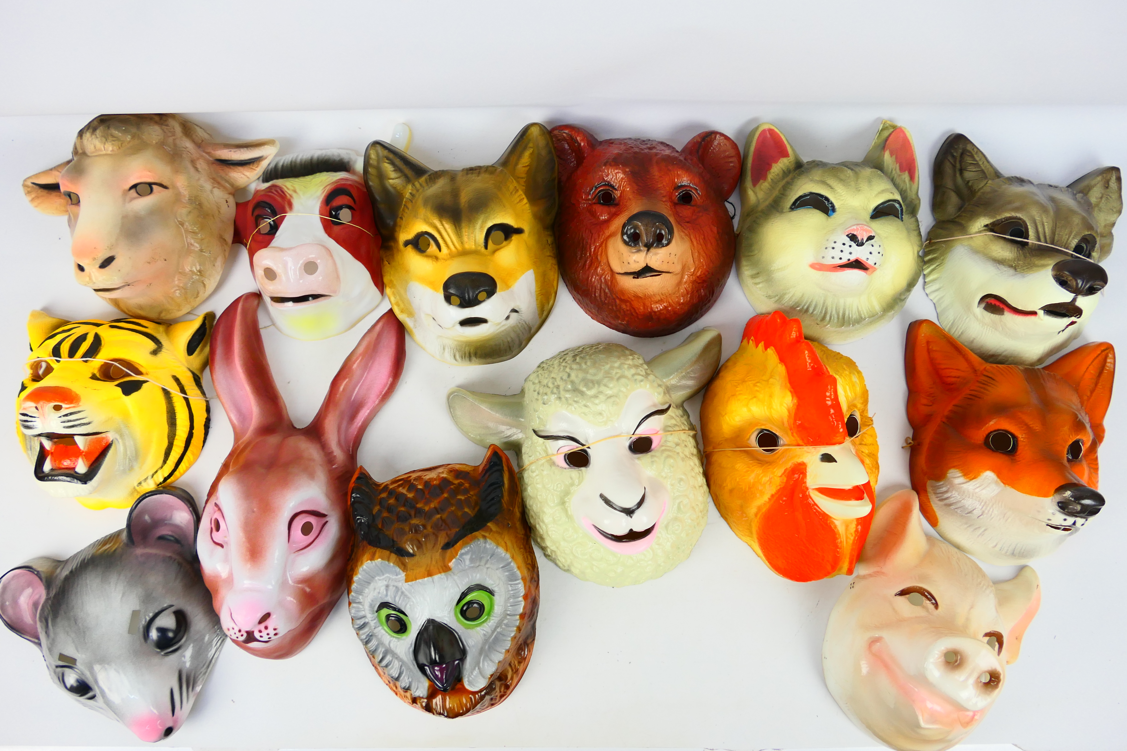Animal Masks - Costume - An assortment of approximately 14 unboxed and unbranded plastic Animal