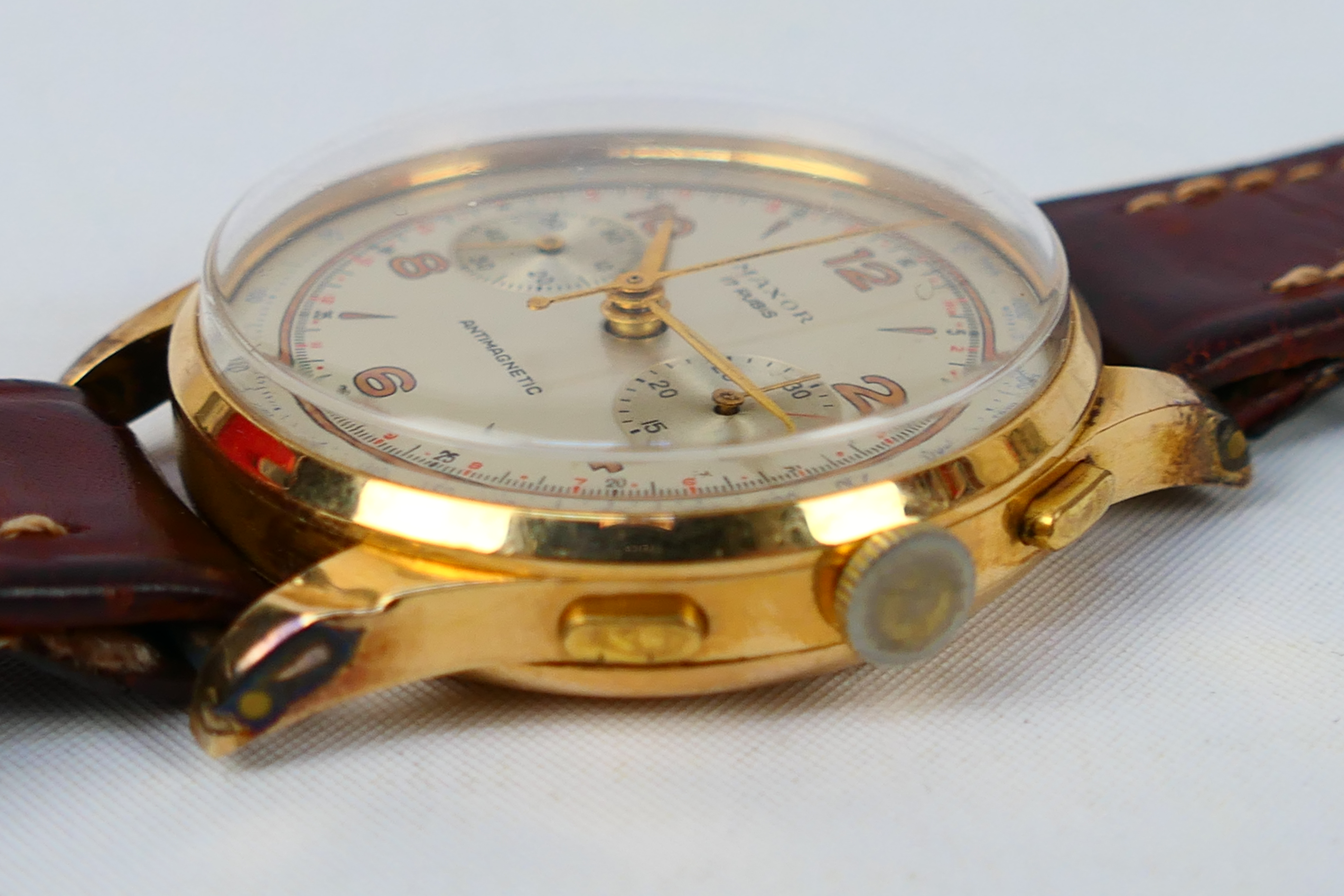 A gentleman's 18ct gold Maxor chronograph wrist watch, 38 mm (d) case, - Image 3 of 10