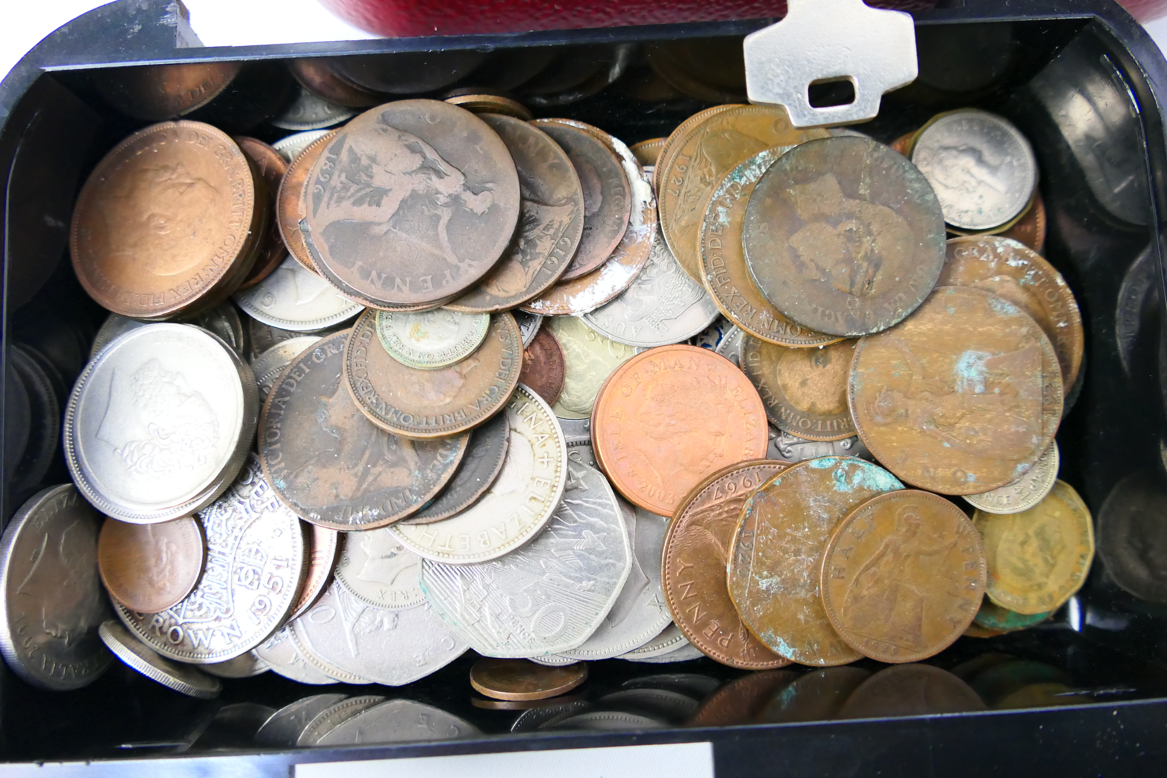 A collection of UK and foreign coins, some silver content. - Image 2 of 5