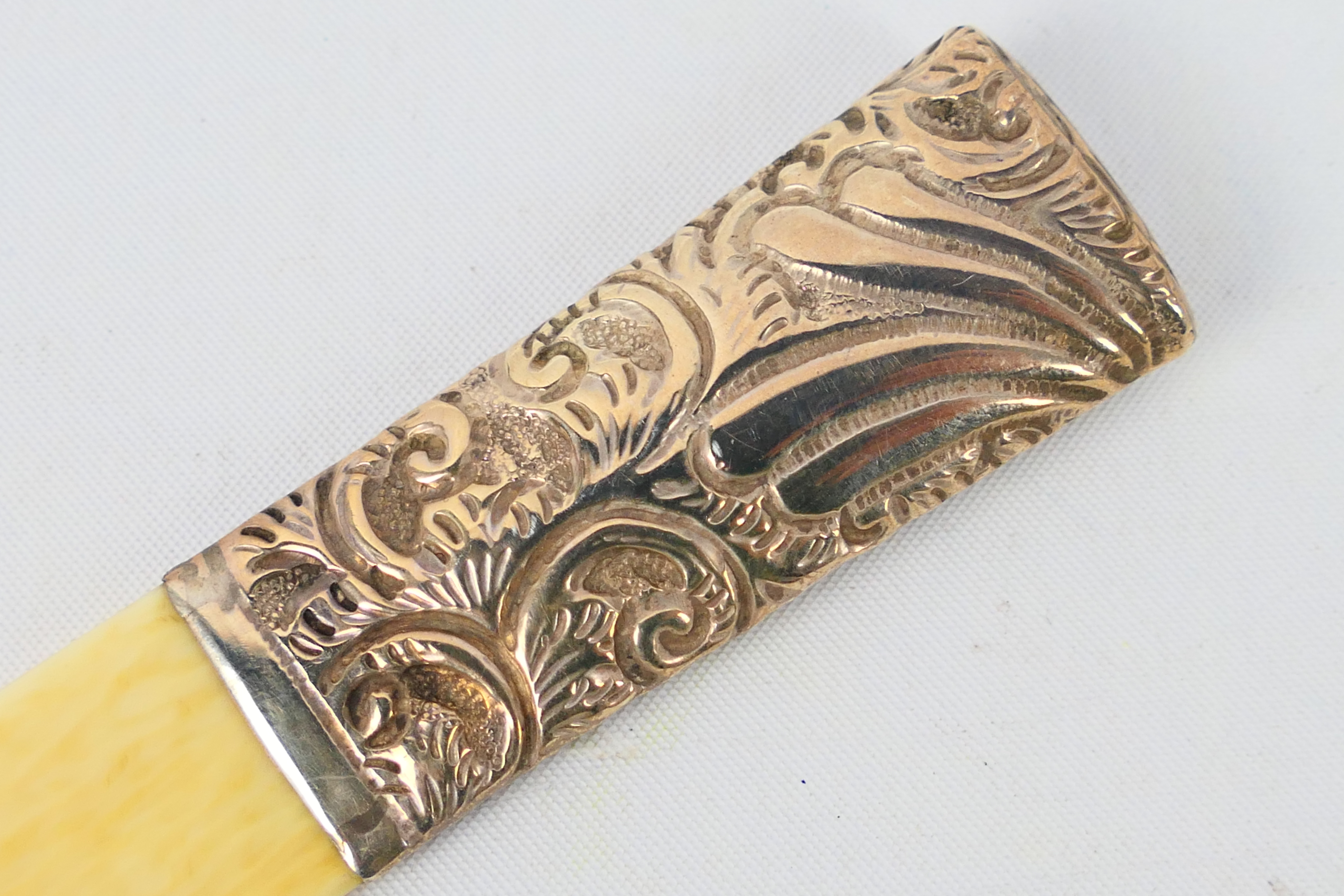 A late Victorian silver mounted page turner with celluloid blade, London assay 1899, - Image 2 of 9