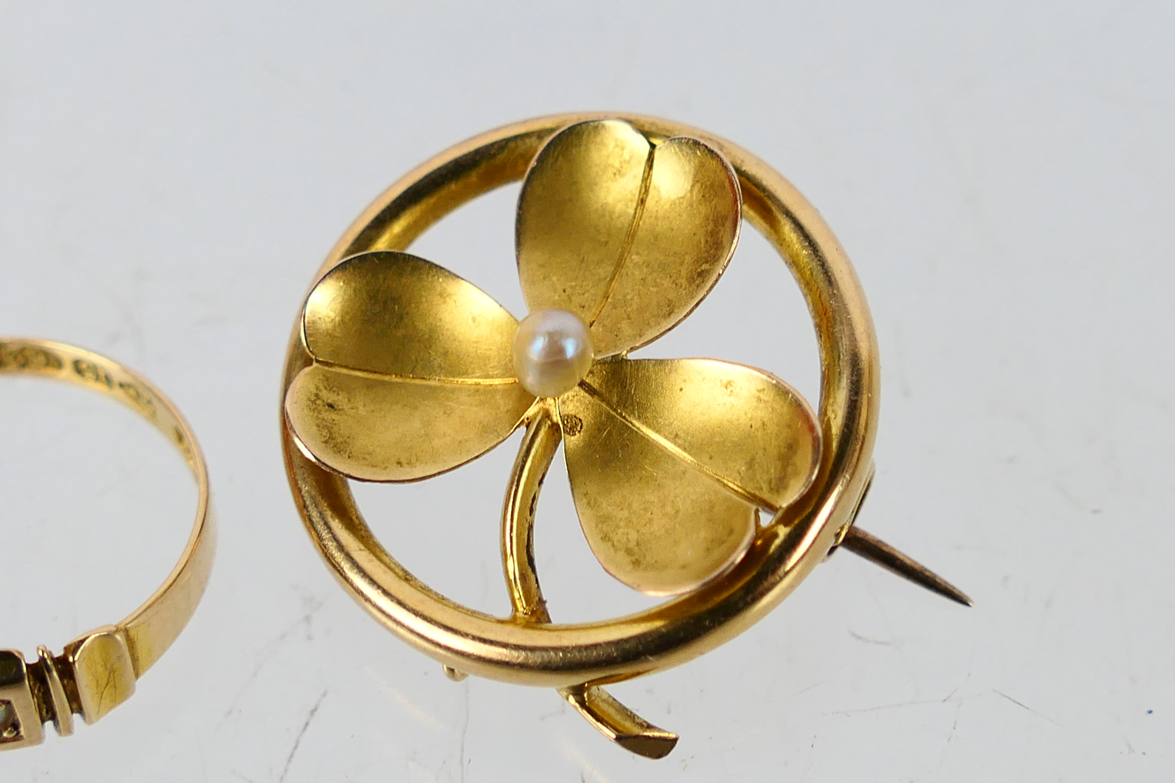 15ct Gold - Three pieces comprising a ba - Image 6 of 7