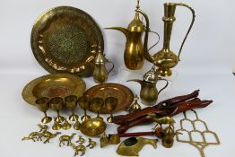 A collection of Asian metal wares to inc