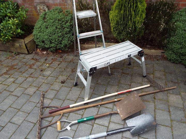 Gardening and DIY - a folding aluminium stand by Work Zone, 50 cm (h),