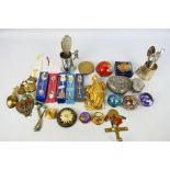 Mixed collectables to include paperweights, plated ware, trinket boxes, powder compact and other.