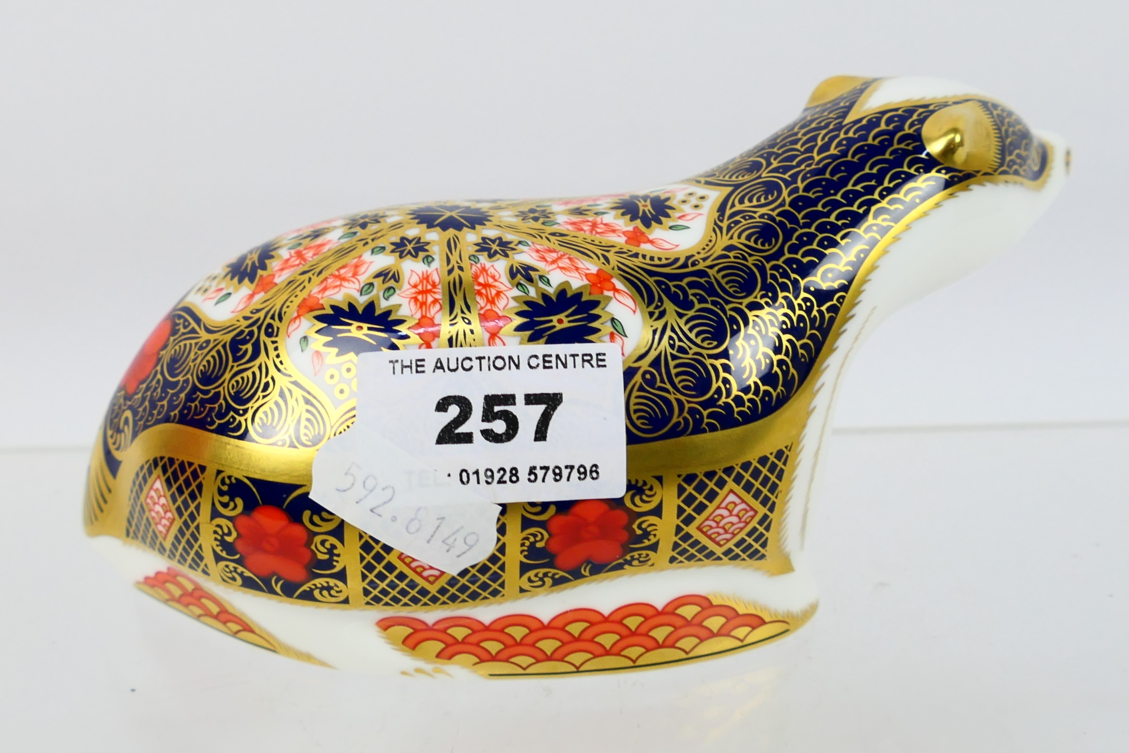 Royal Crown Derby - An Old Imari Badger paperweight, gold stopper, approximately 16 cm (l). - Image 3 of 5