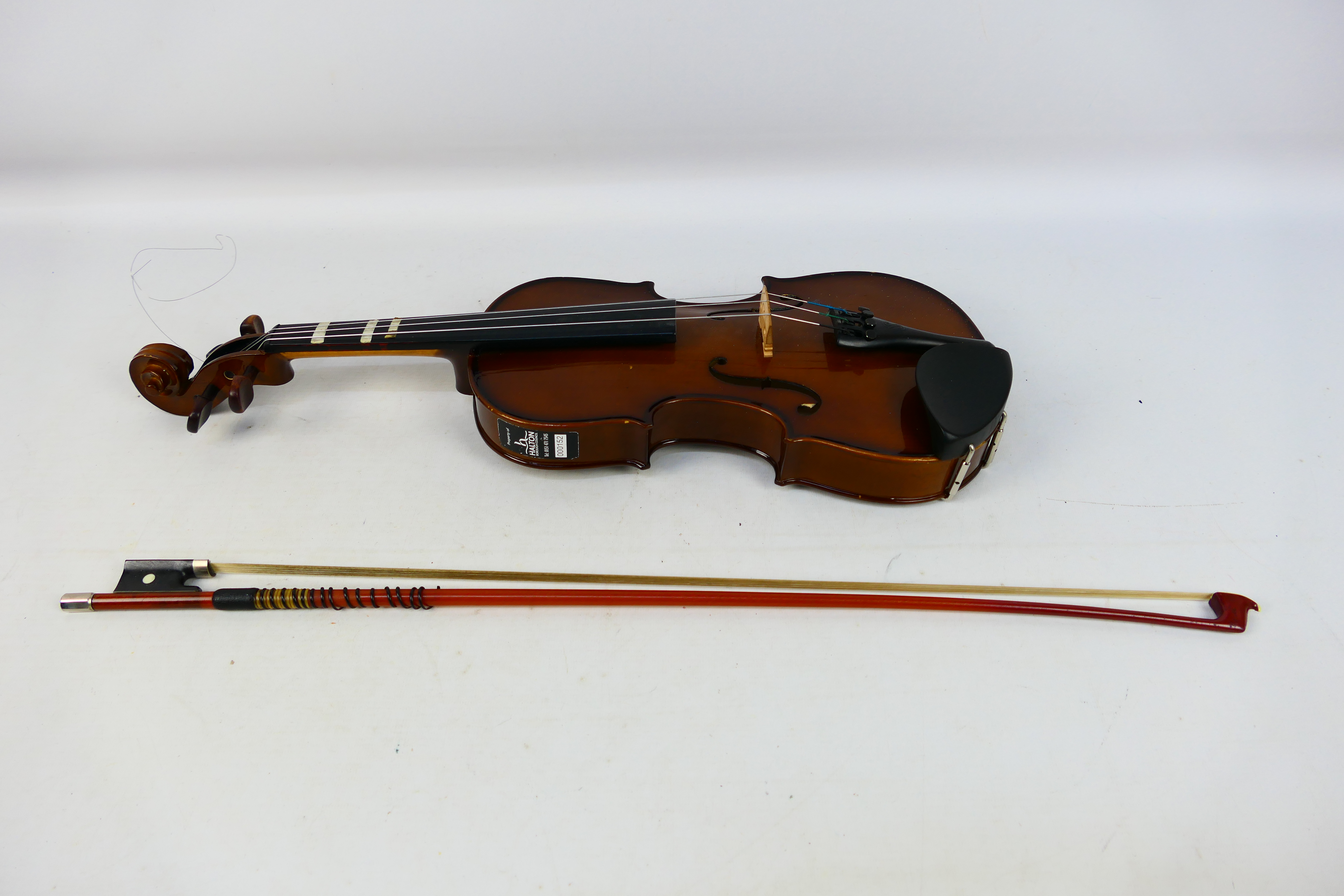 Two cased violins comprising a Stentor Student ST and a Stentor Student I, - Bild 3 aus 3