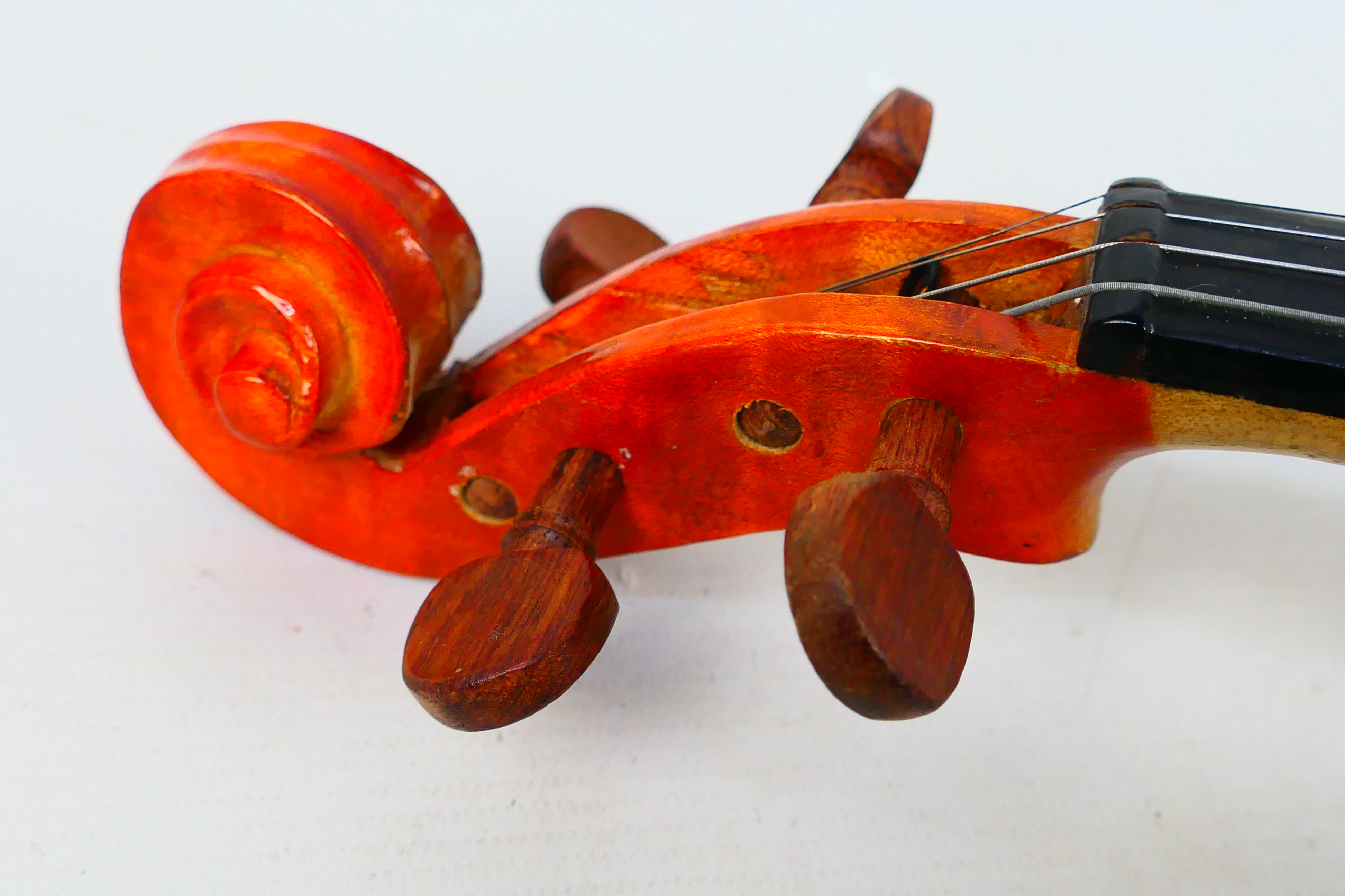 A Stentor Student violin, 59.5 cm (l), t - Image 7 of 14