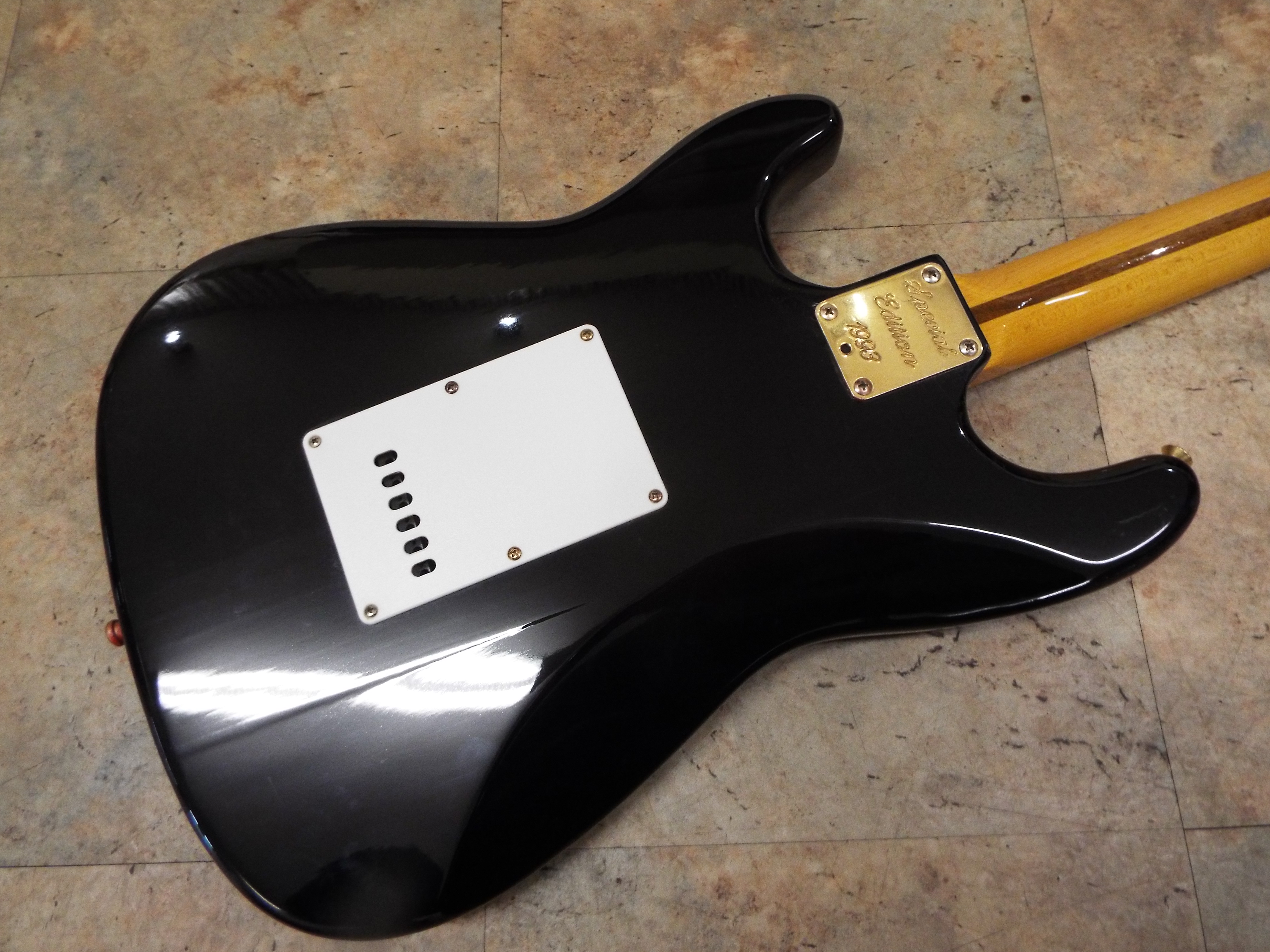 A Stratocaster shaped electric Guitar marked Fender with maple neck, - Image 5 of 8