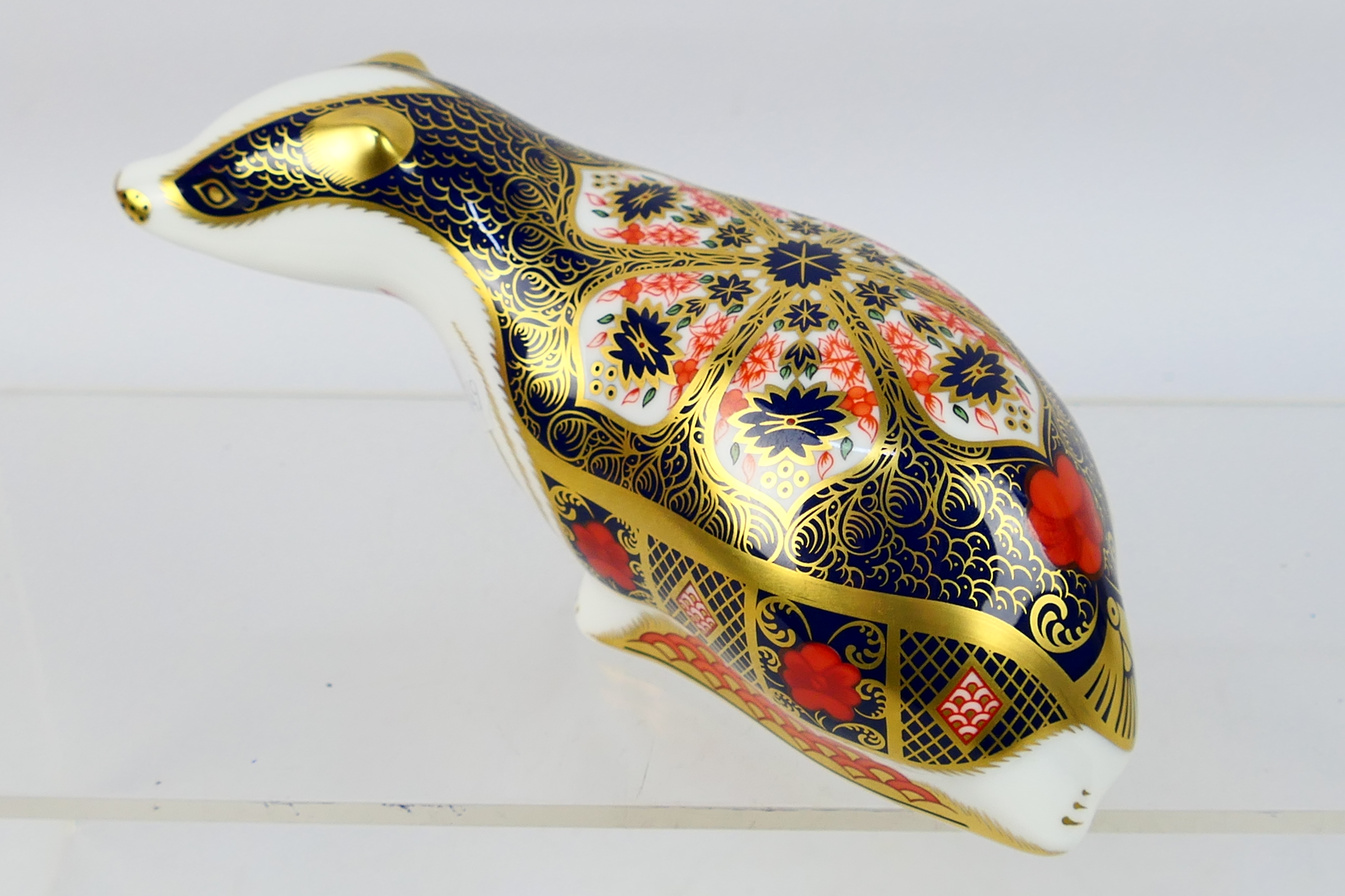 Royal Crown Derby - An Old Imari Badger paperweight, gold stopper, approximately 16 cm (l). - Image 2 of 5