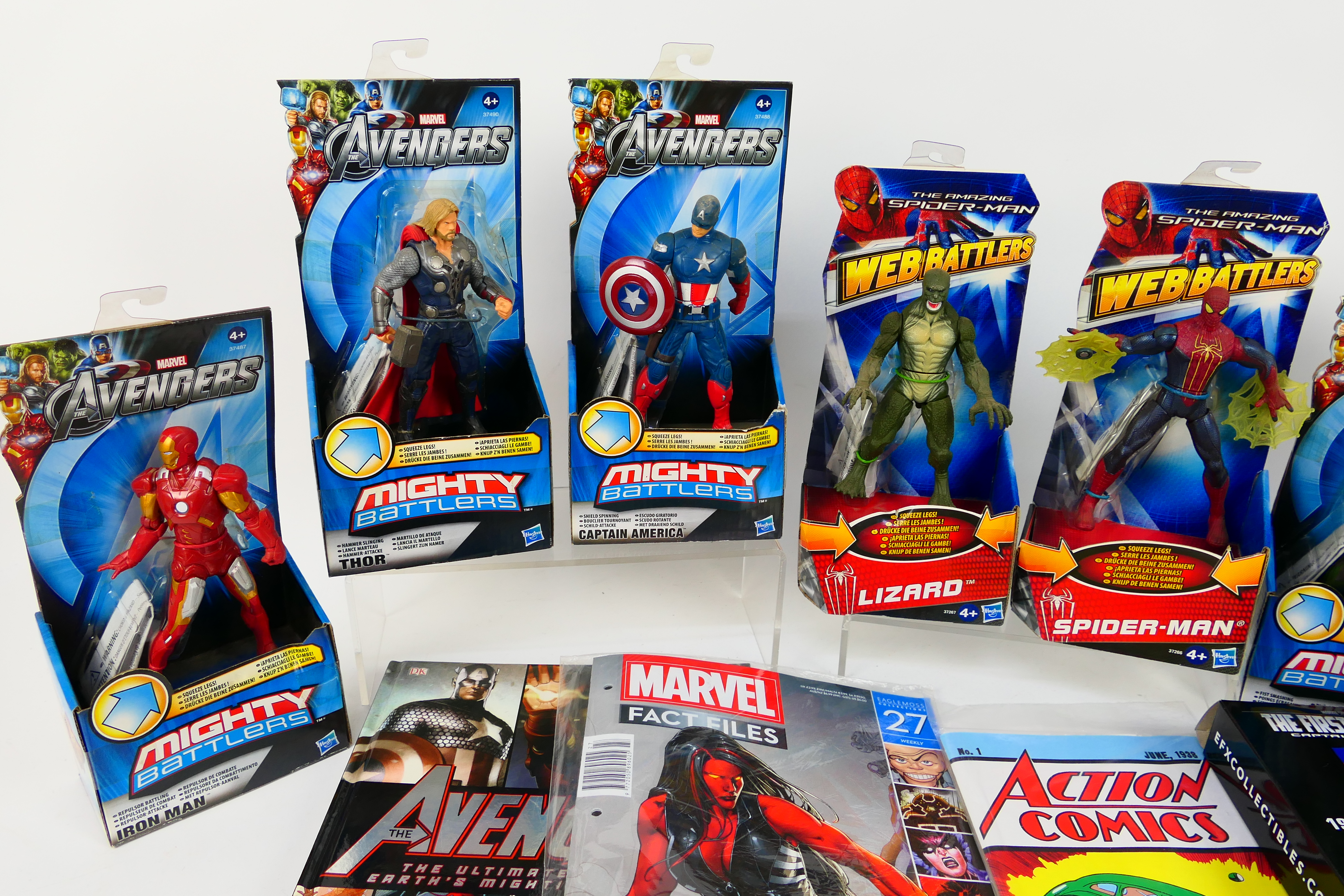 Hasbro - Marvel - Avengers - Web Battlers. - Image 2 of 5