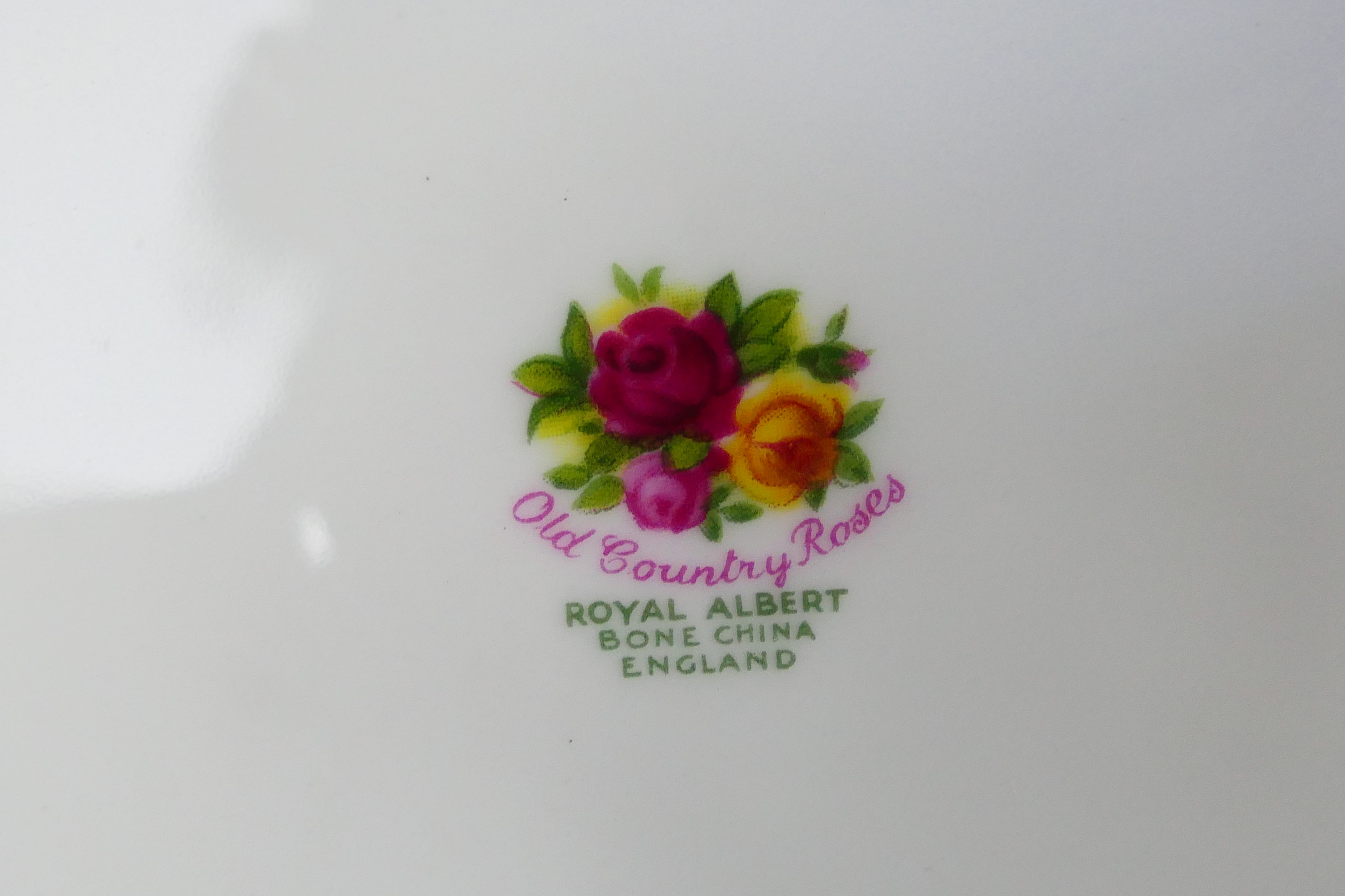 Royal Albert - A collection of ornamental and tea wares in the Old Country Roses pattern to include - Image 6 of 7