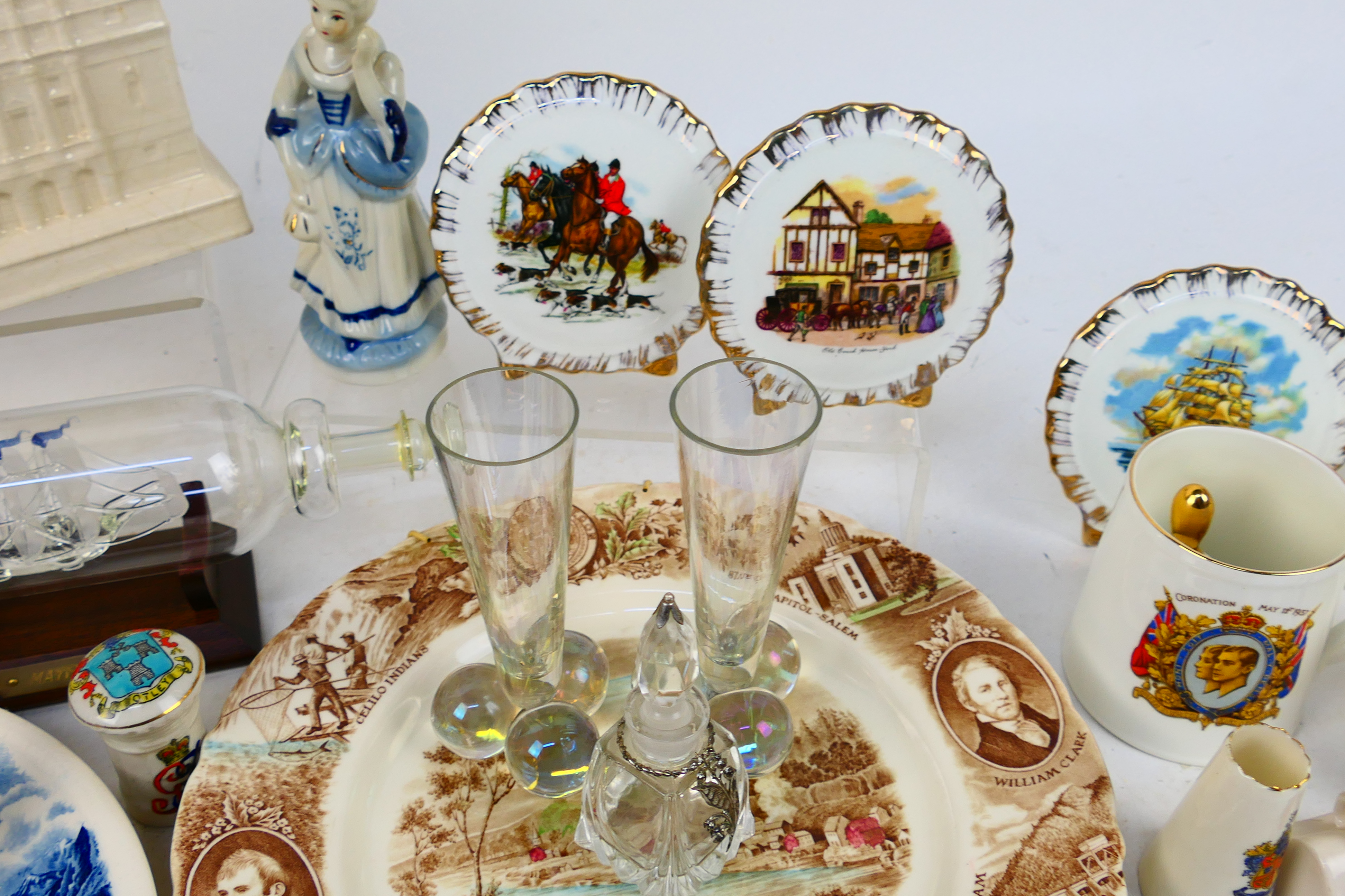 A collection of ceramics and glass to include Laurel & Hardy figures, crested ware, - Image 5 of 7
