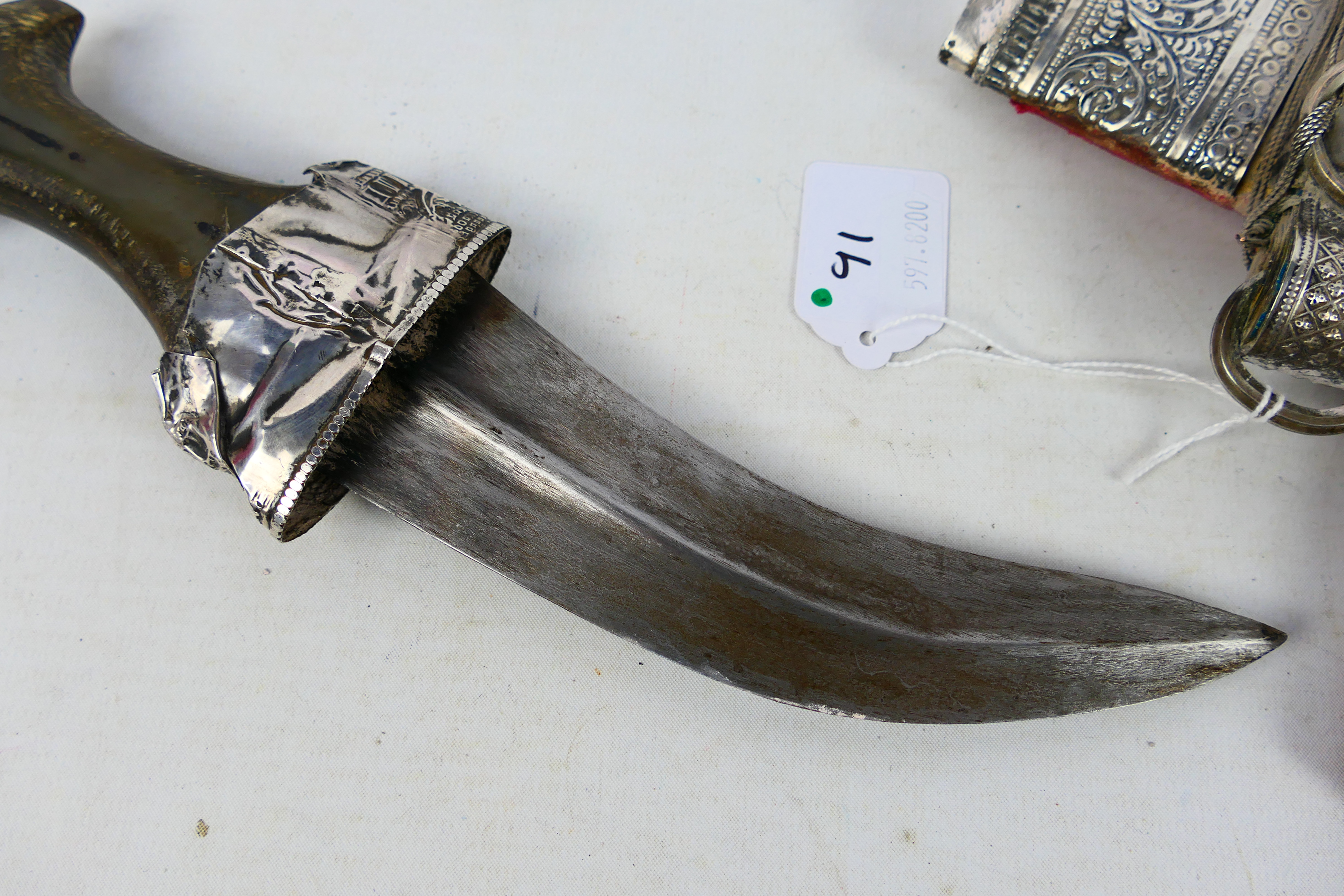 An early 20th century white metal mounted jambiya dagger and scabbard, - Image 6 of 7