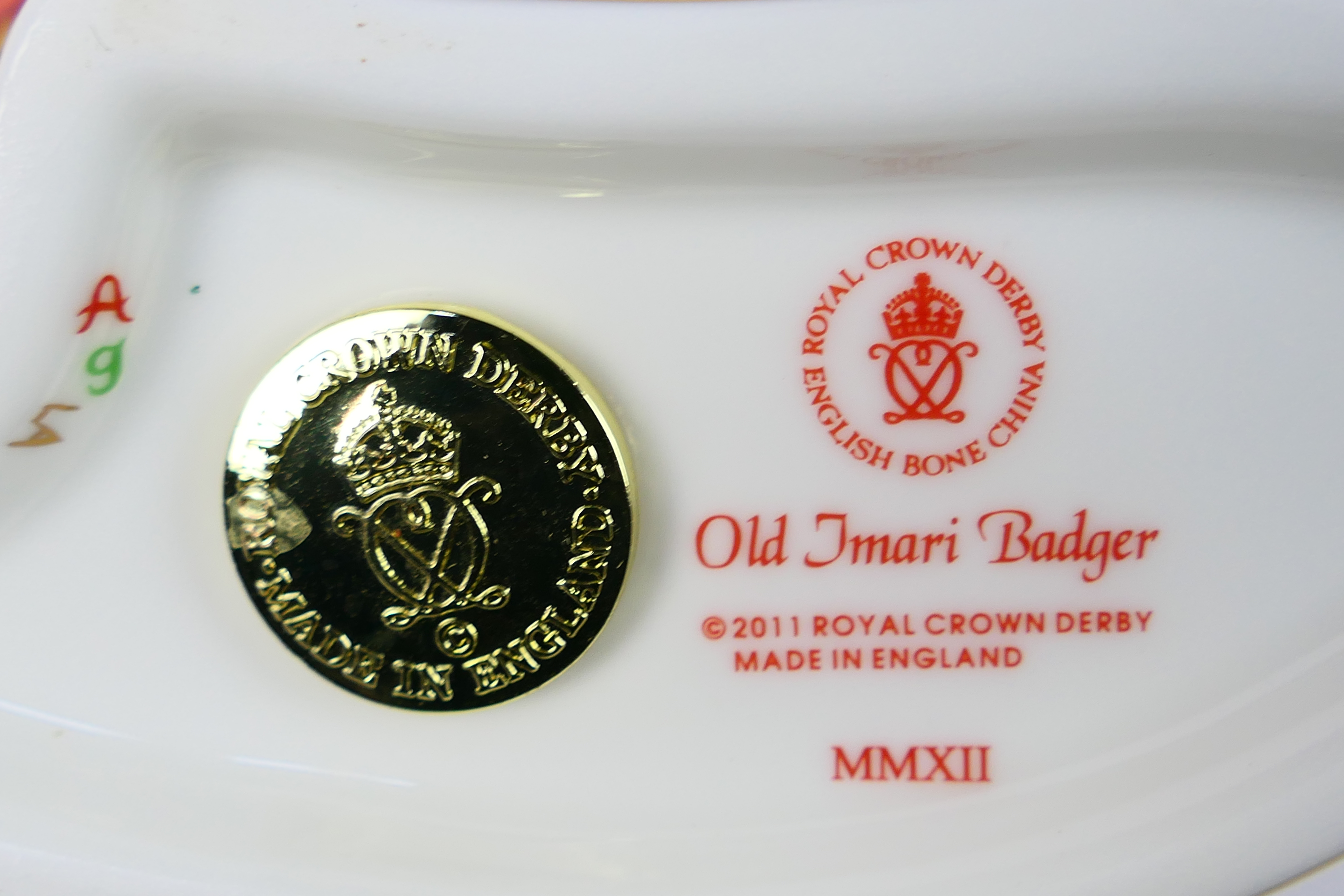Royal Crown Derby - An Old Imari Badger paperweight, gold stopper, approximately 16 cm (l). - Image 5 of 5