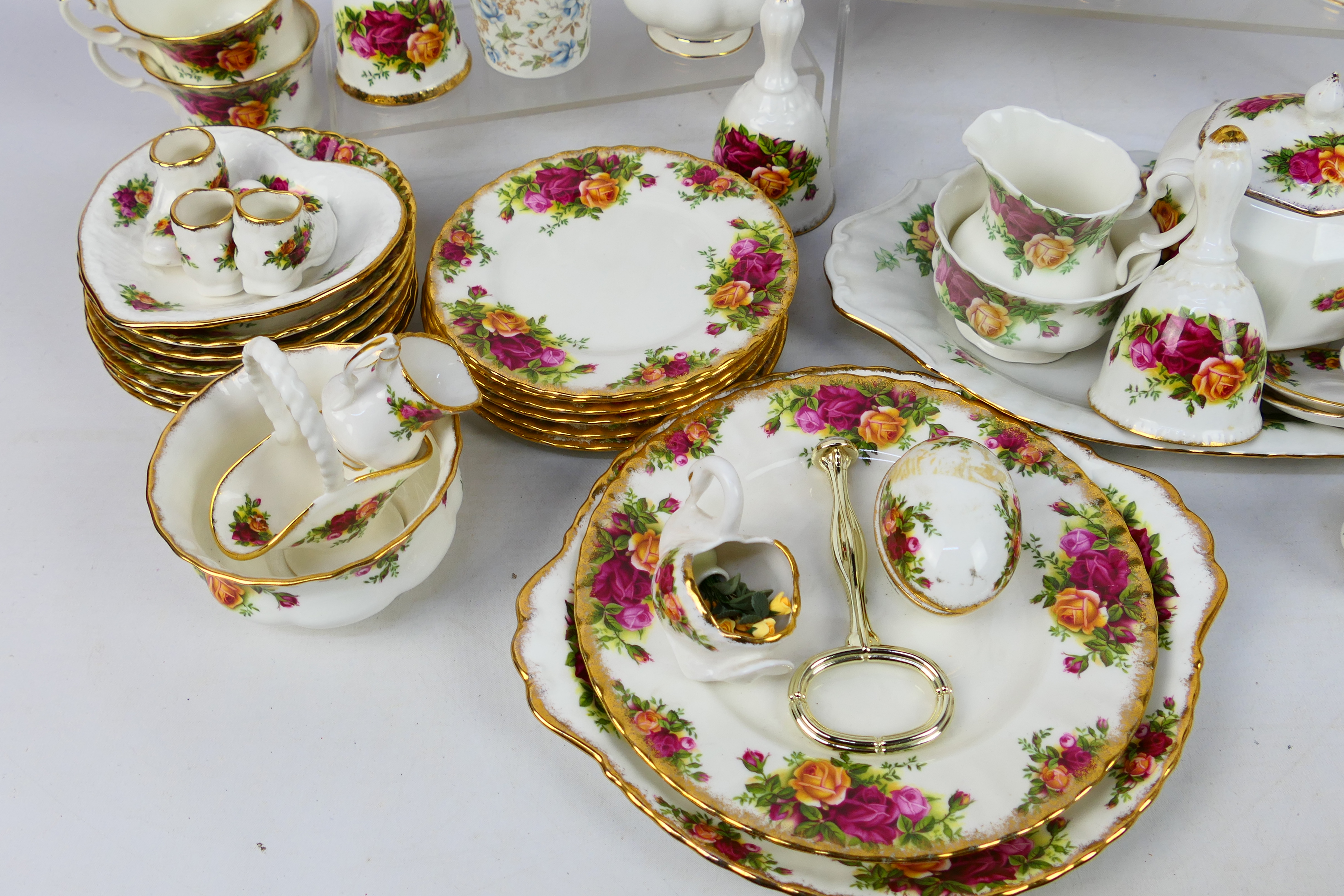 Royal Albert - A collection of ornamental and tea wares in the Old Country Roses pattern to include - Image 3 of 7